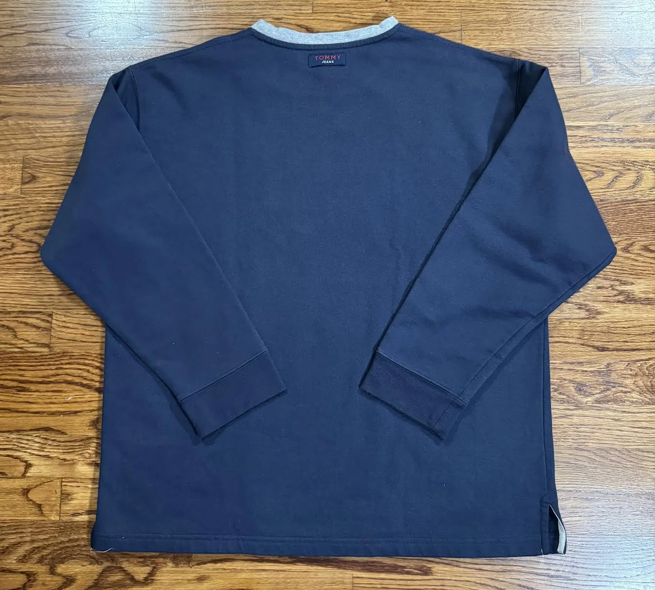 back of tommy jeans shirt.jpg