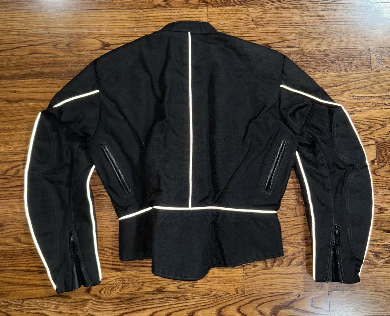 back of Vanson jacket, reflective trim .jpg