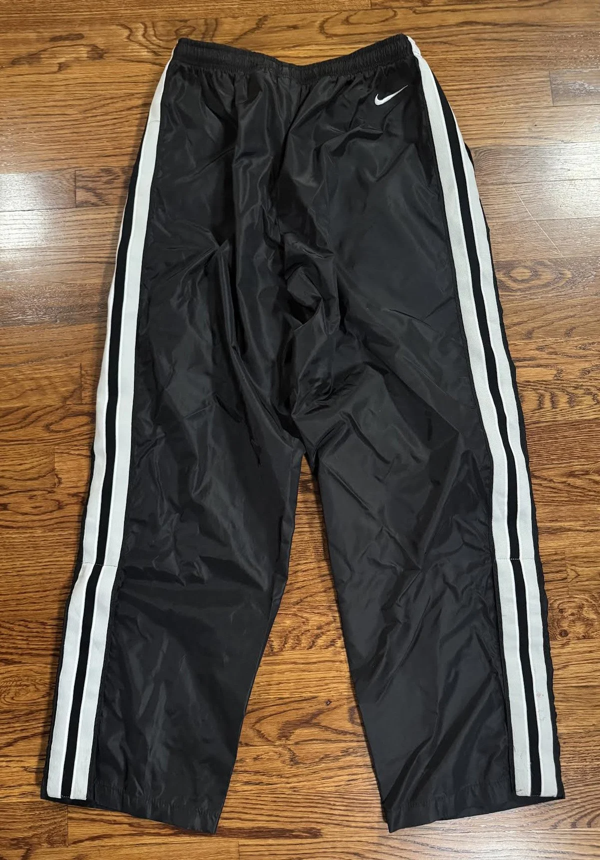 back of Nike Wind Pants 90s.jpg