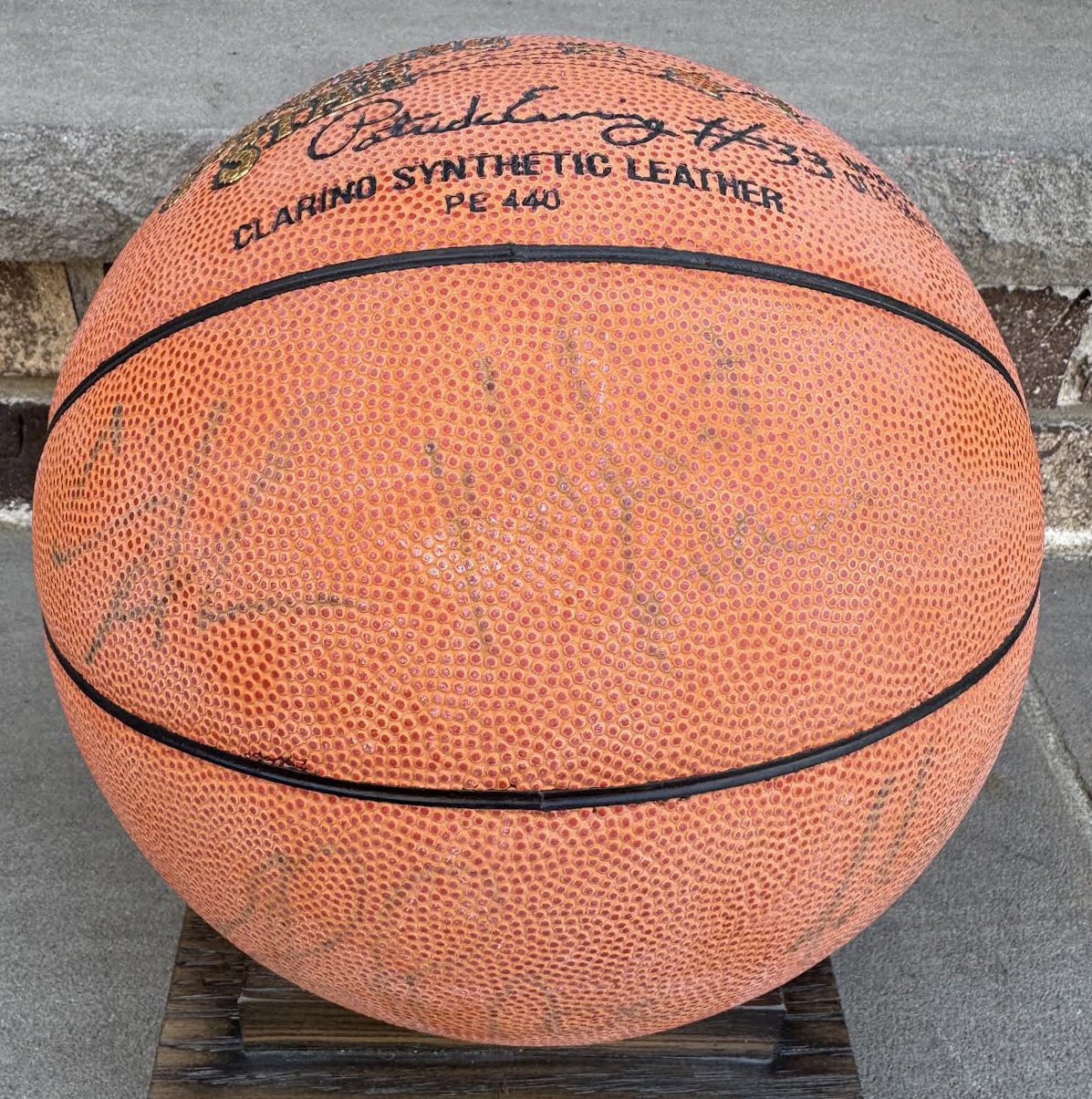 auto knicks ball 5.jpg