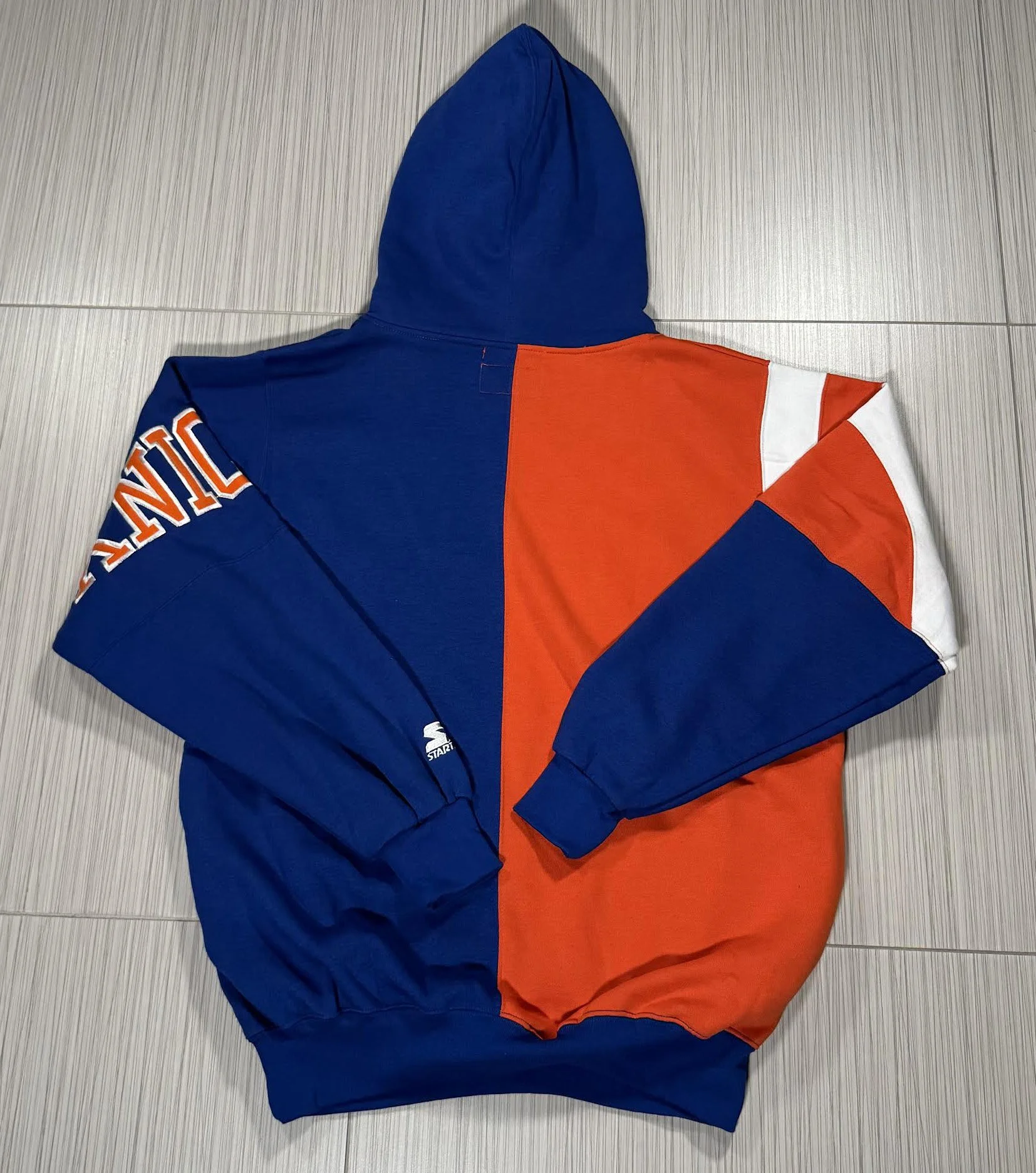back of Starter Knicks Hoodie.jpg