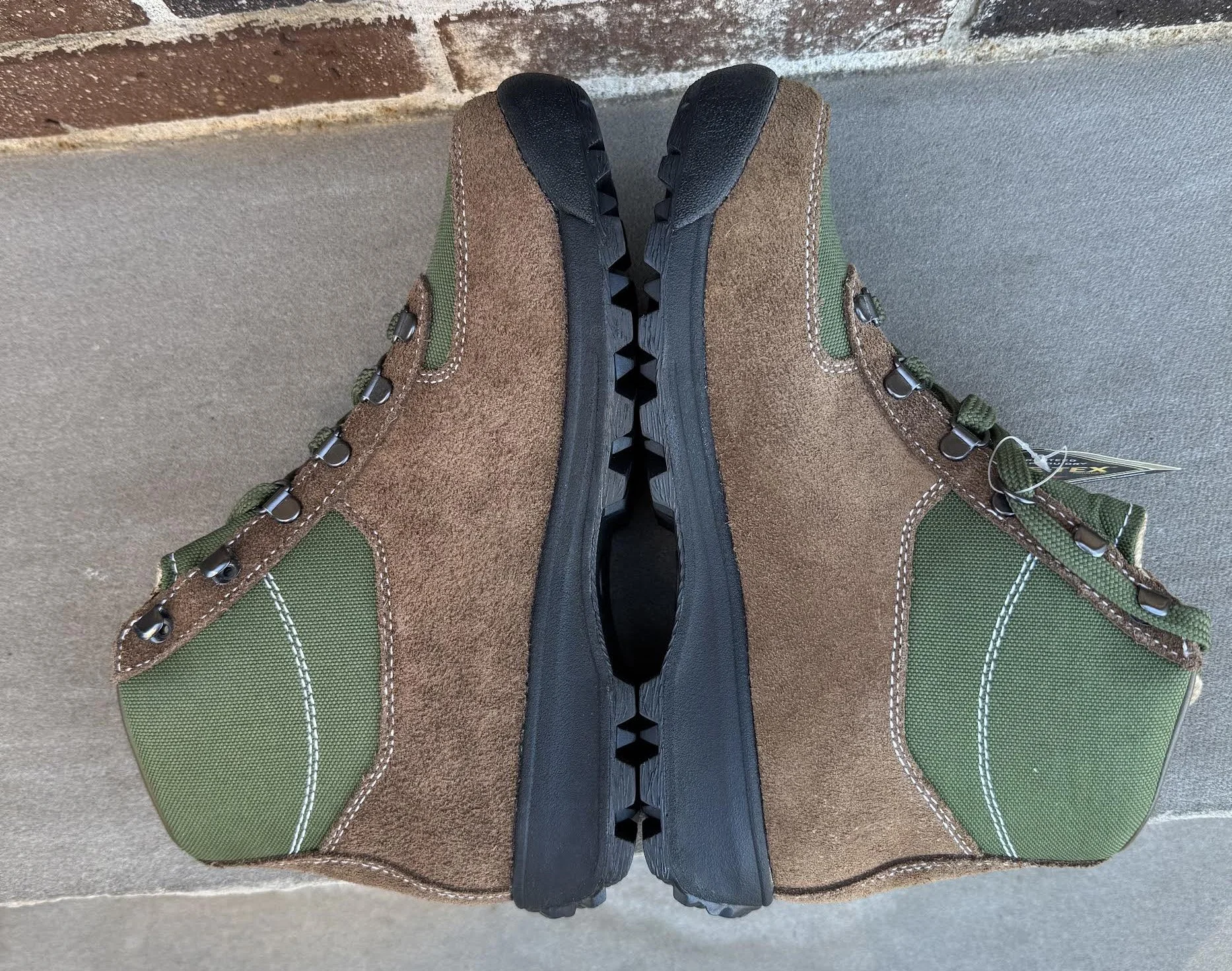 side of Vasque 7116 Skywalk GTX Dark Brown : Chive.jpg