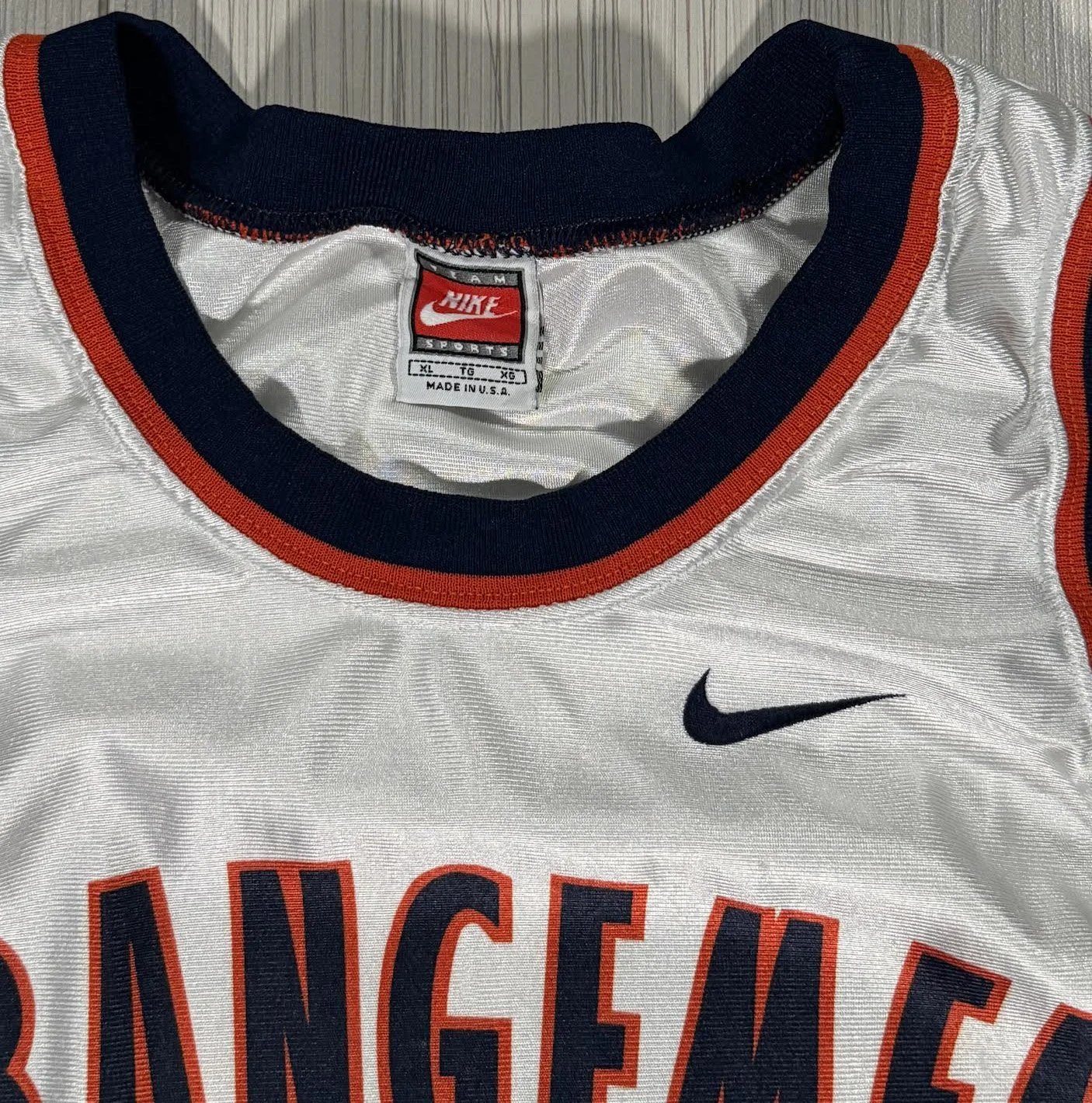 Vintage Nike Sports tag.jpg