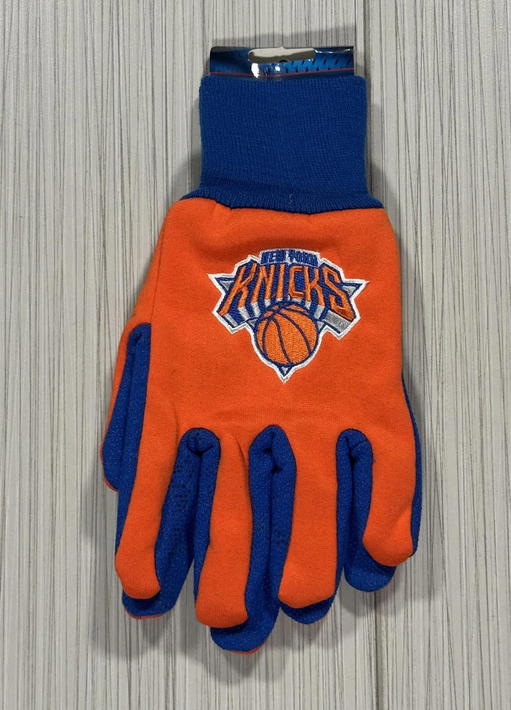 Knicks Gloves.jpg