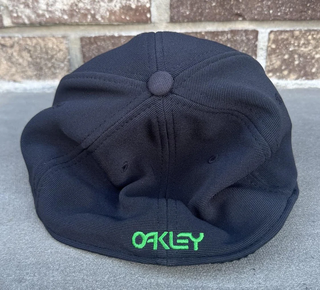 back of Oakley fitted hat.jpg