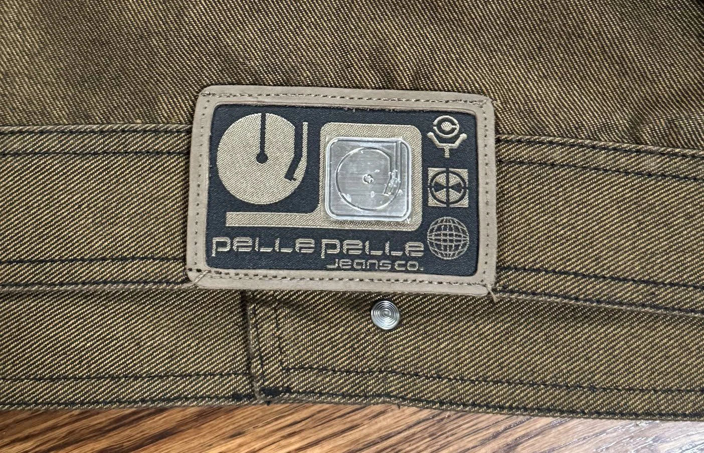 Pelle Pelle patch.jpg