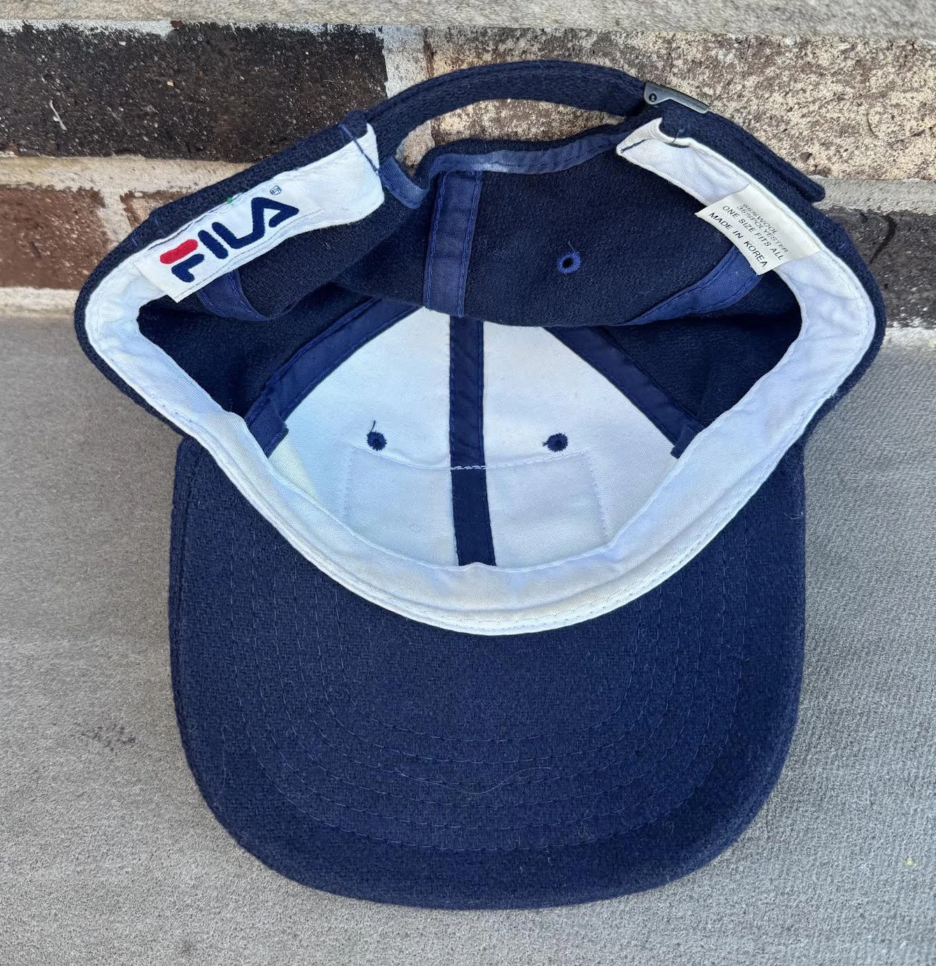 inside of Fila cap.jpg