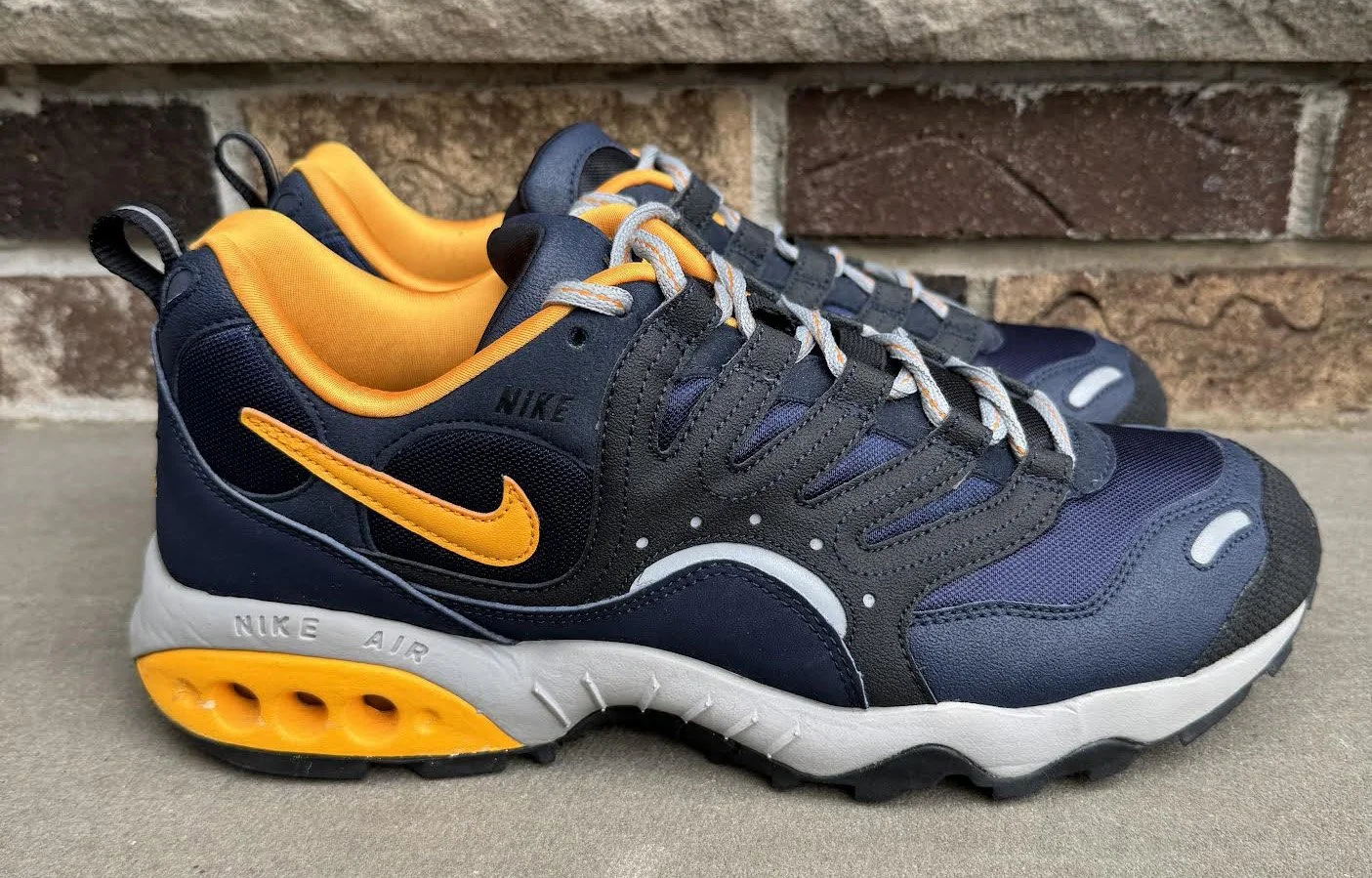Side of Nike Terra Humara Obsidian 6.jpg