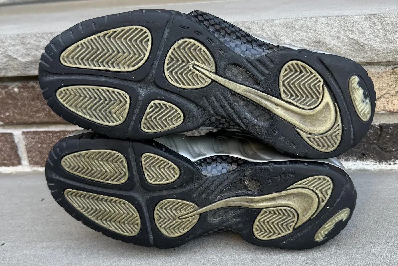 Bottom of Metallic Foamposites.jpg