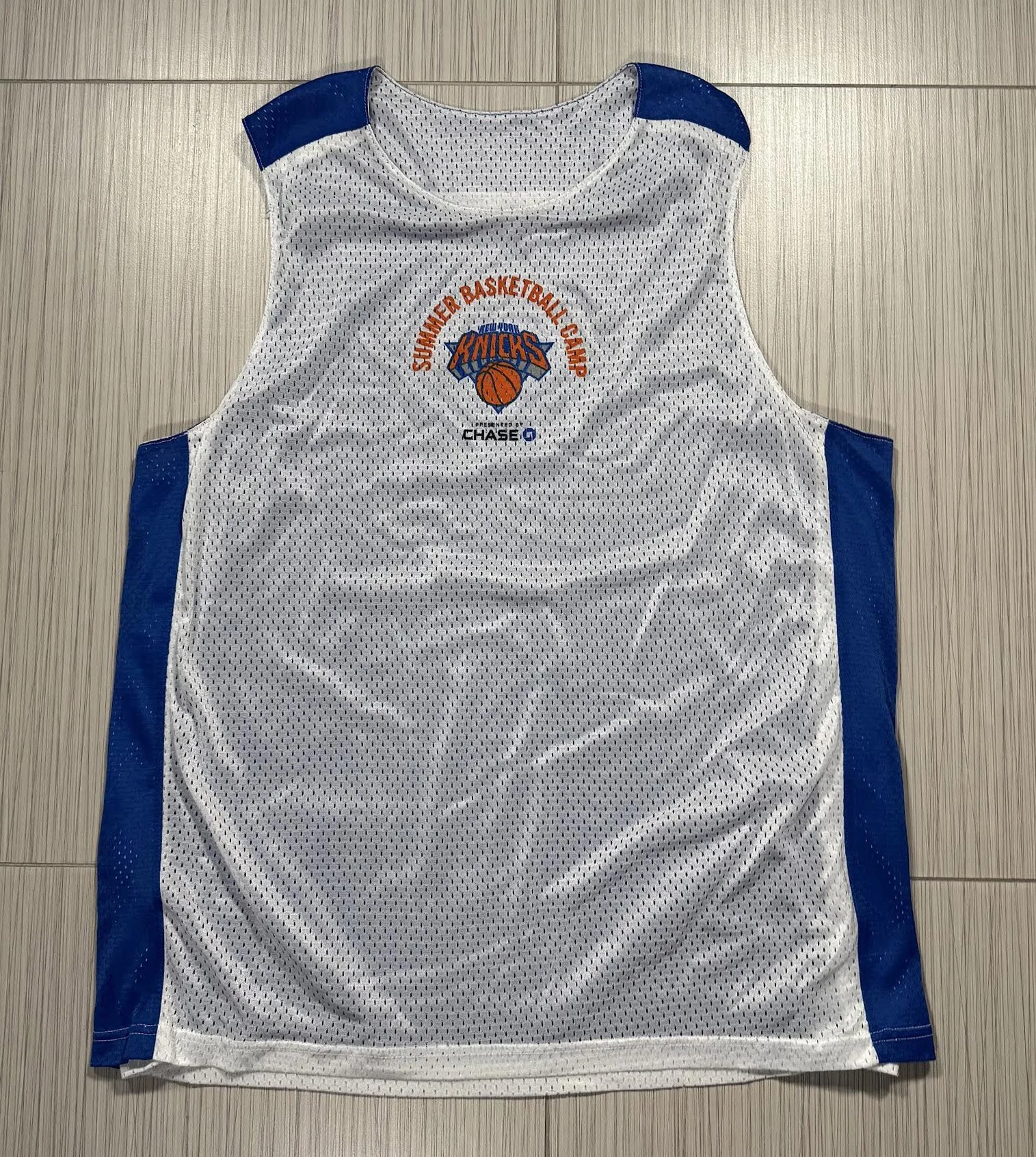 whit side of Knicks Jersey.jpg