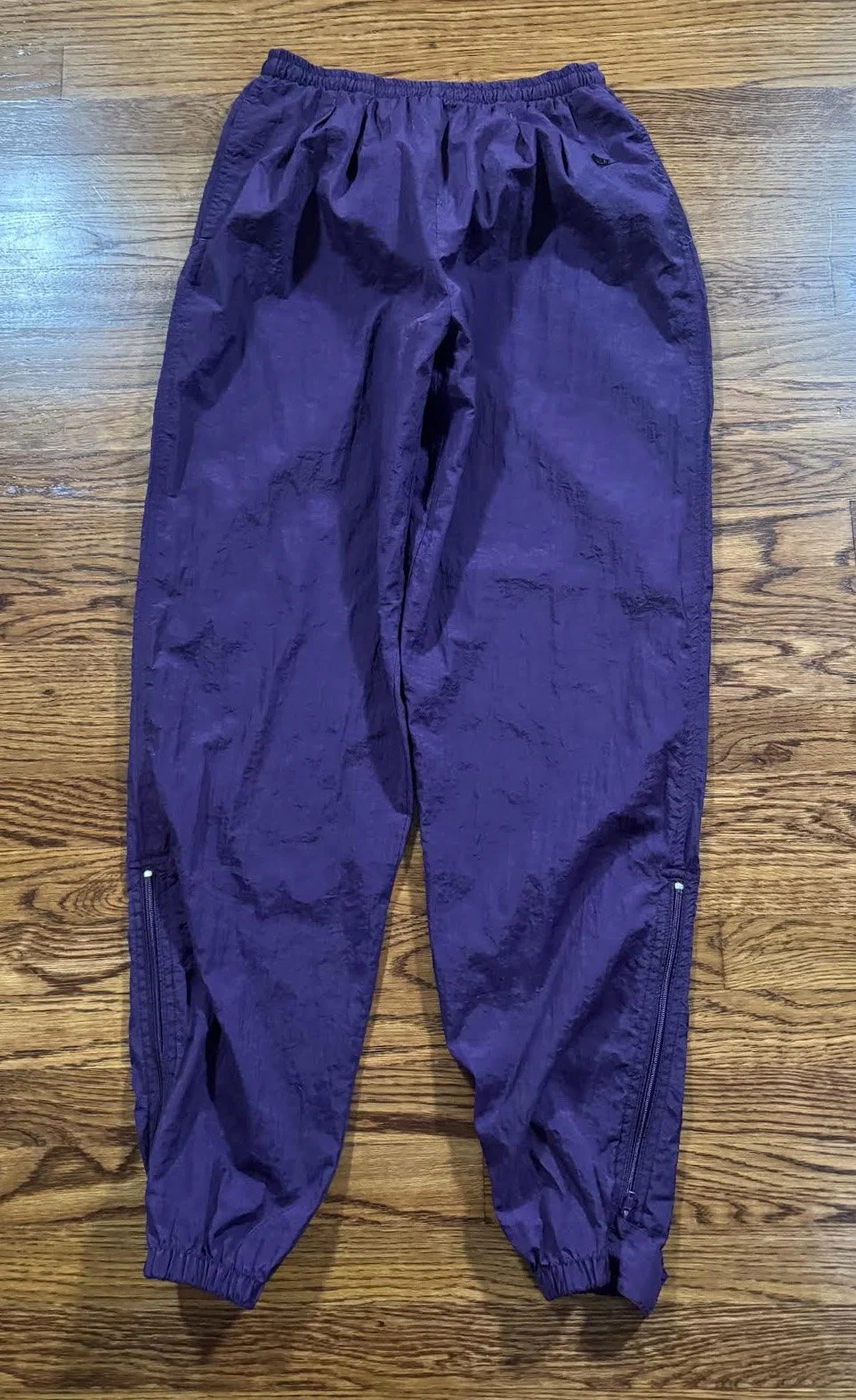 back of nike wind pants .jpg