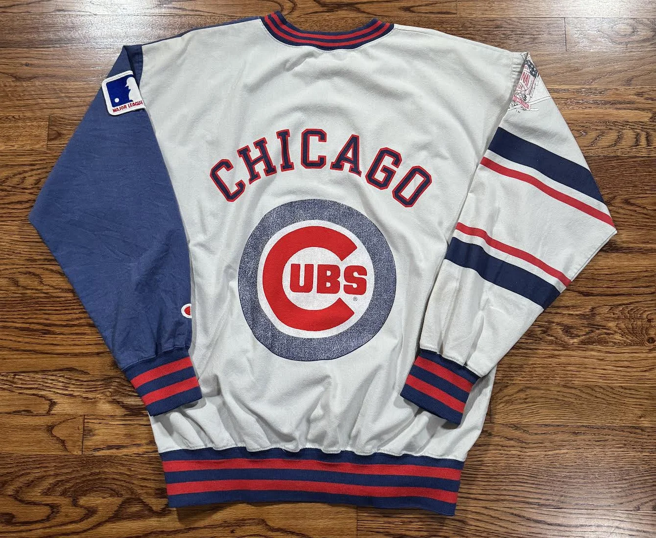 back of Chicago Cubs Crewnck .jpg