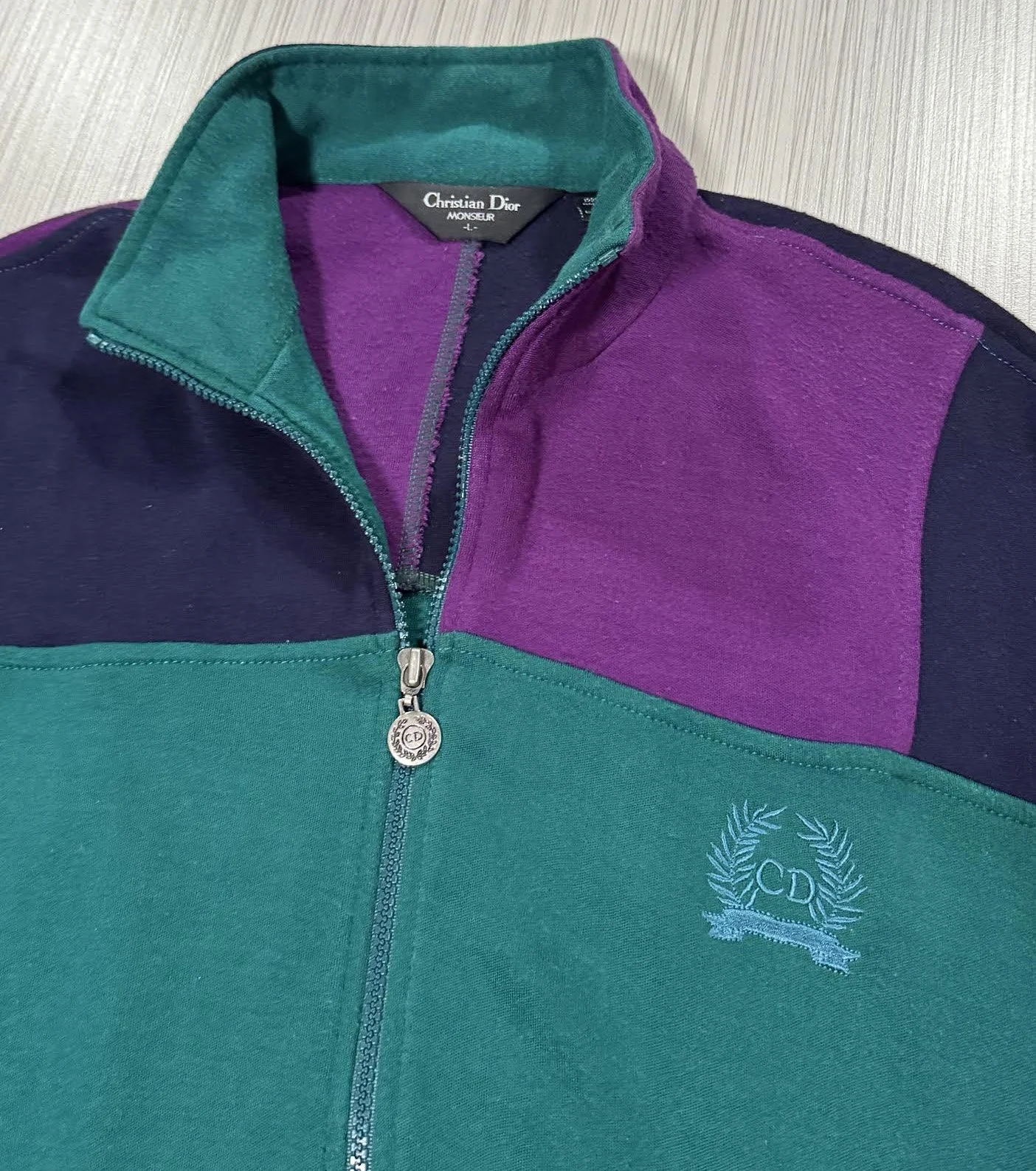 DIOR LOGO AND ZIPPER.jpg