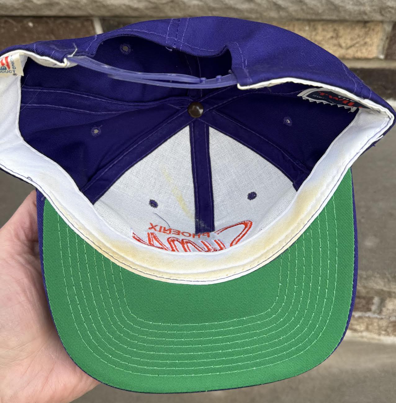 inside of Sports Specialies snapback .jpg