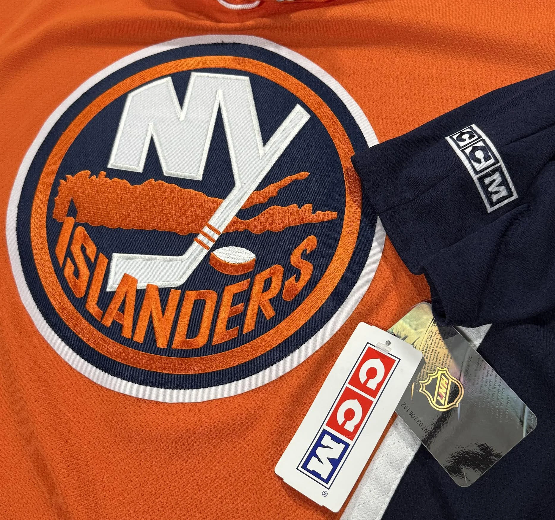 Islanders close up.jpg