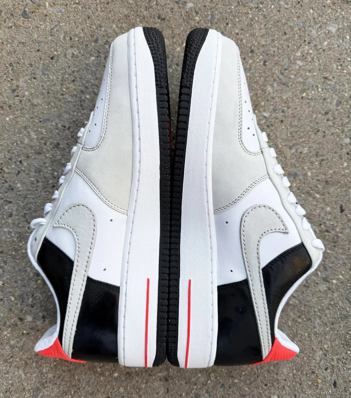 Side of Nike AF1 .jpg