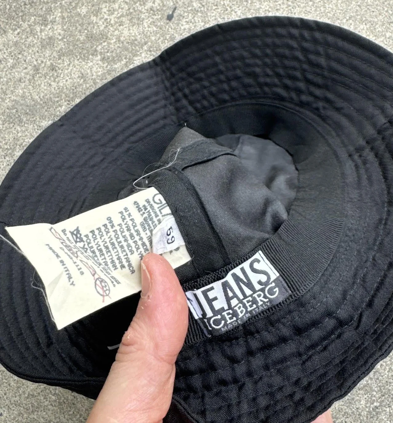 Iceberg jeans 90s tag.jpg