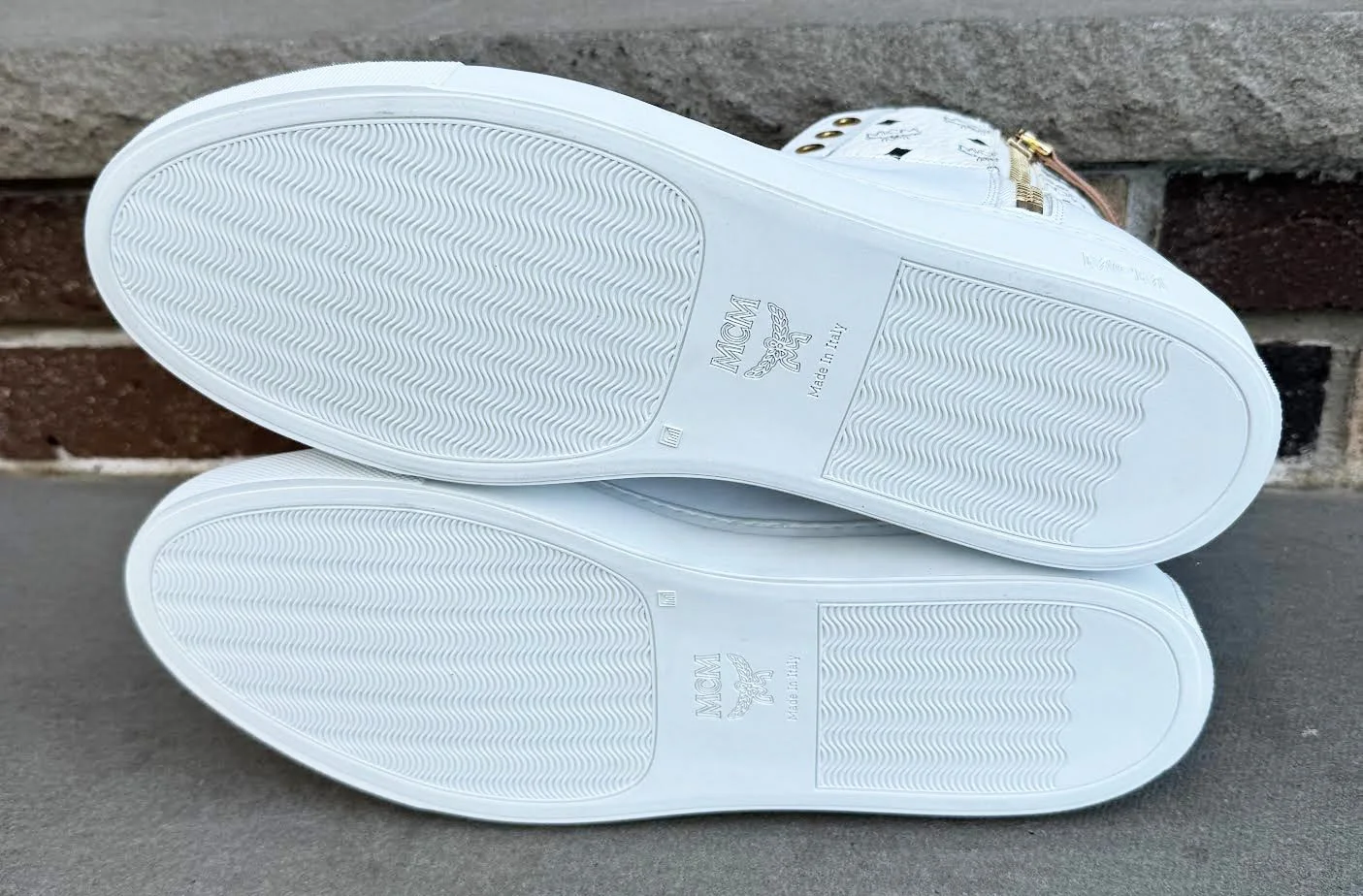 MCM White Leather Hi (Size 44) DS — RootsBK
