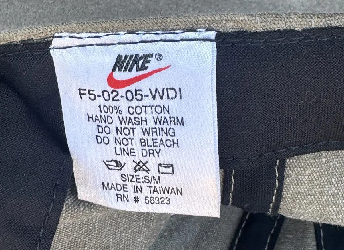 Nike vtg 90s tag.jpg