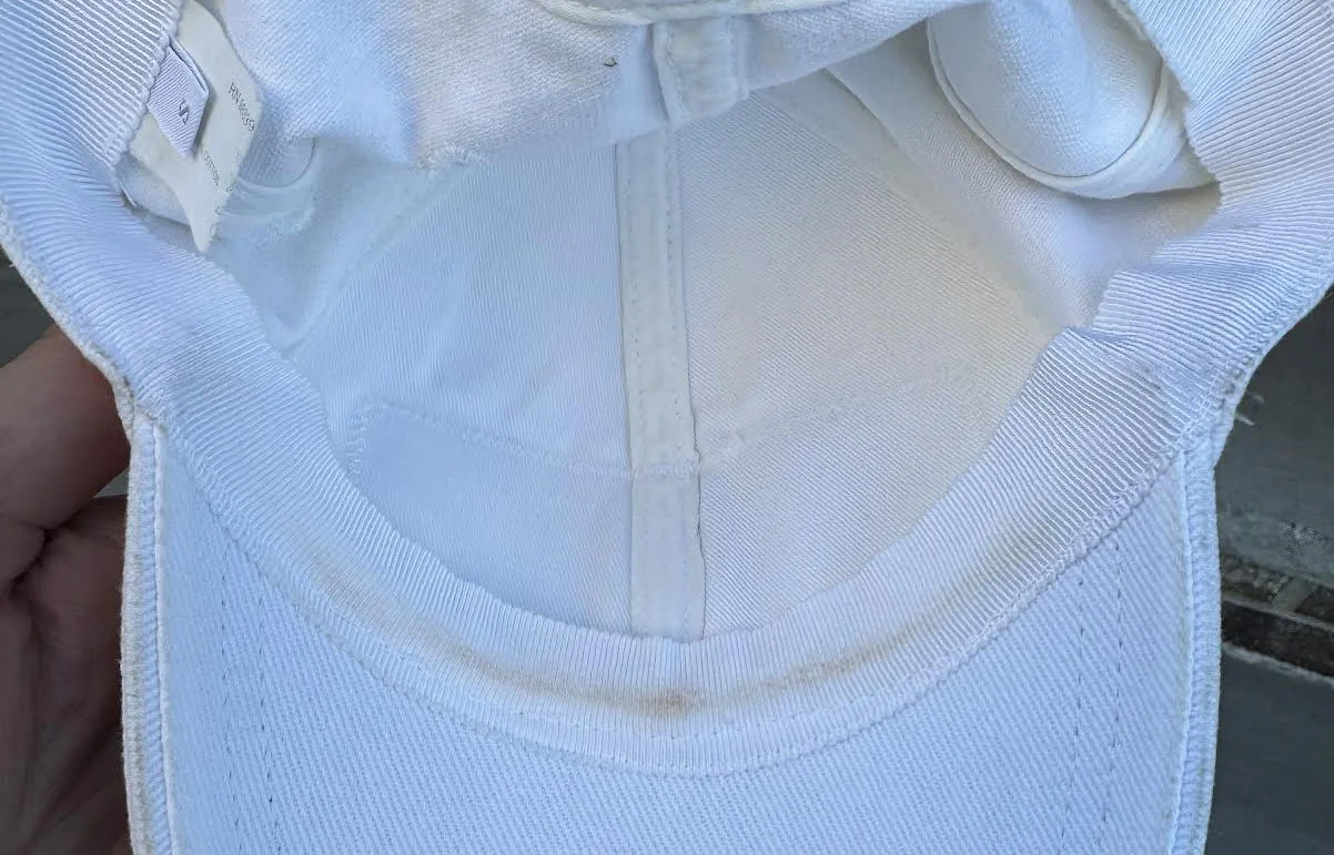 yellowing on lining .jpg