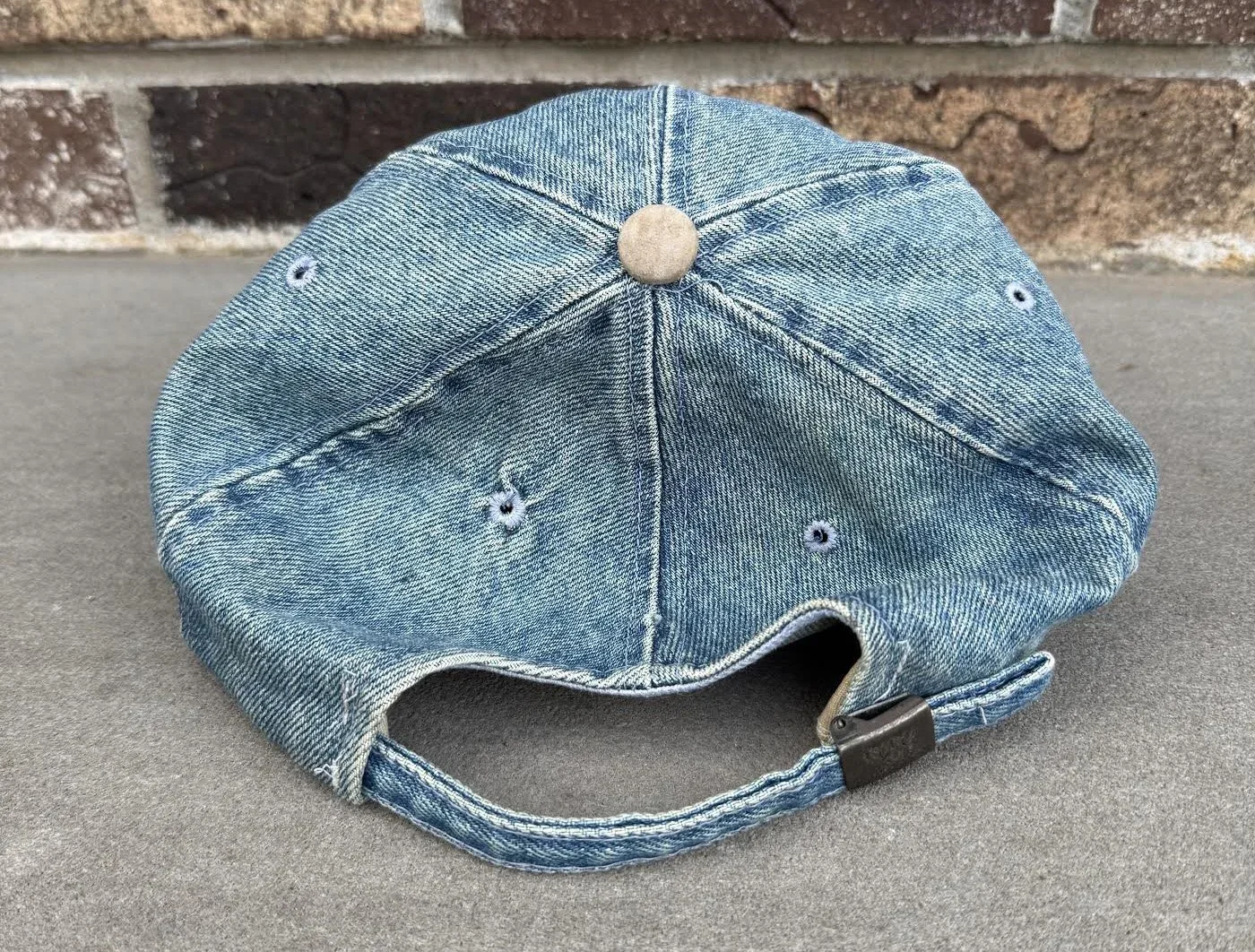 back+of+Porche+Cap.webp