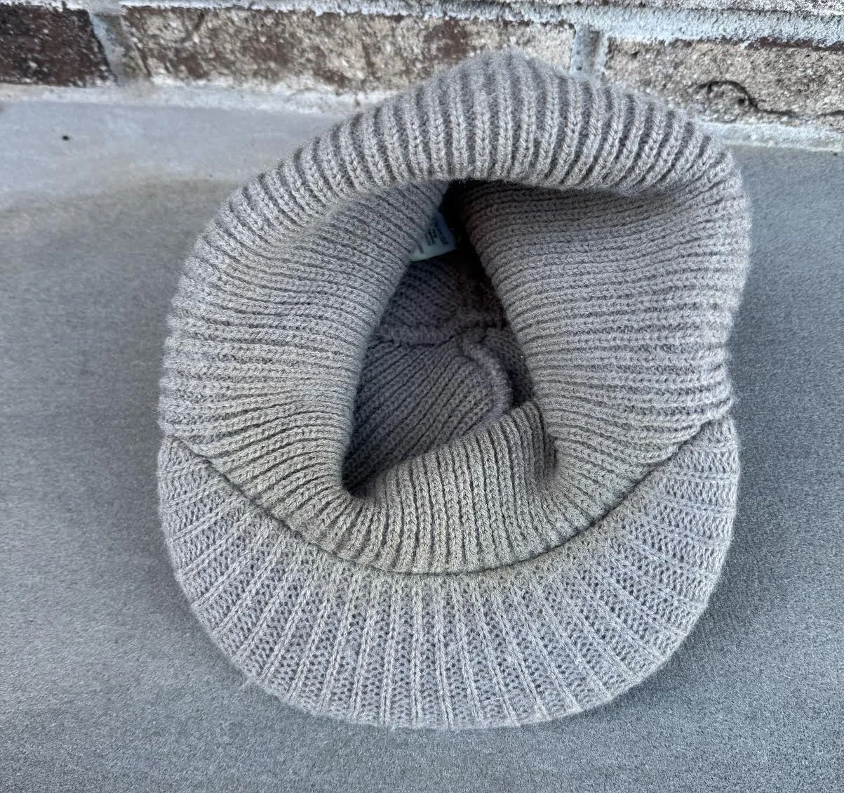 inside of Arcteryx beanie .jpg