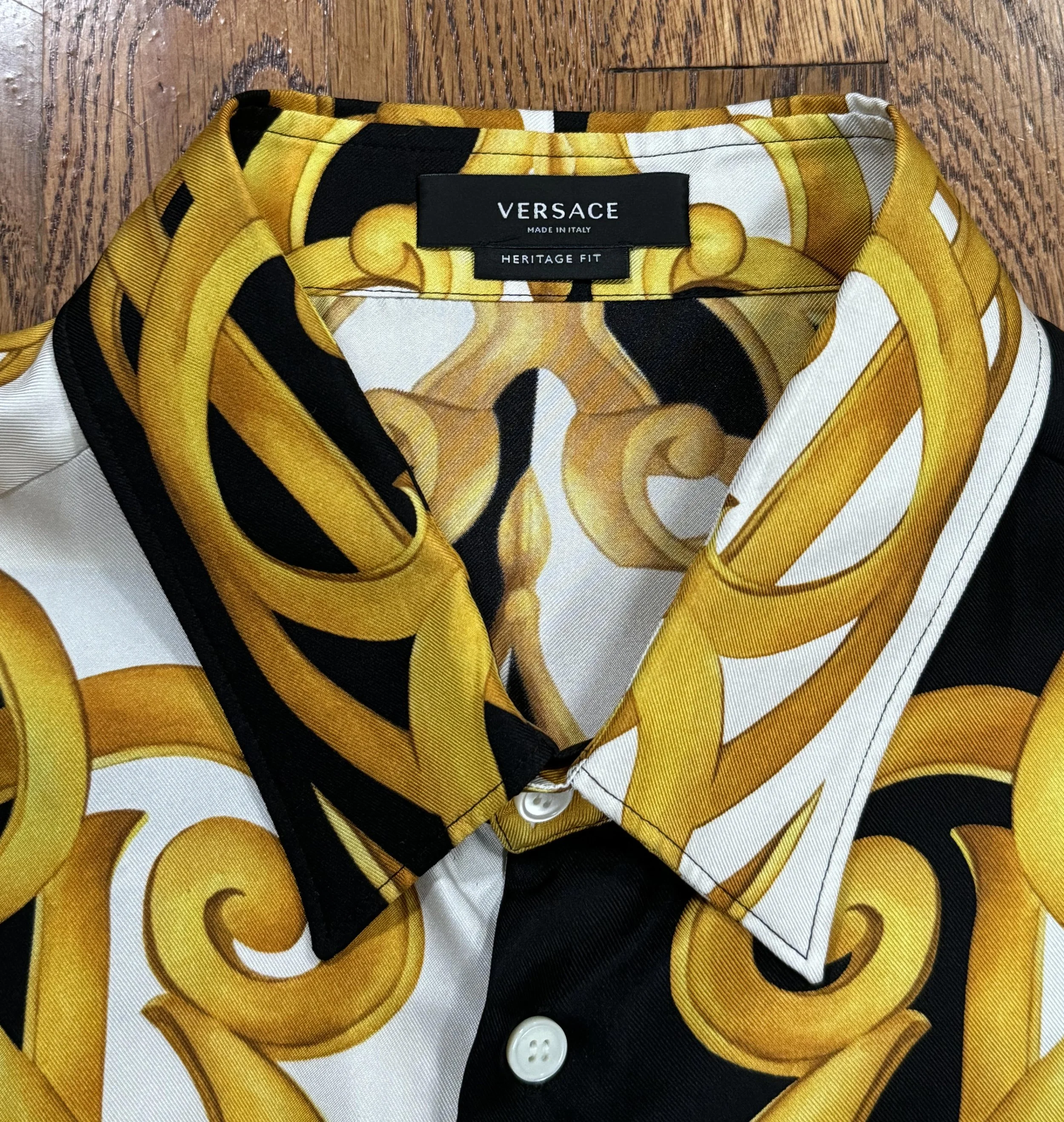 Versace tag.jpg