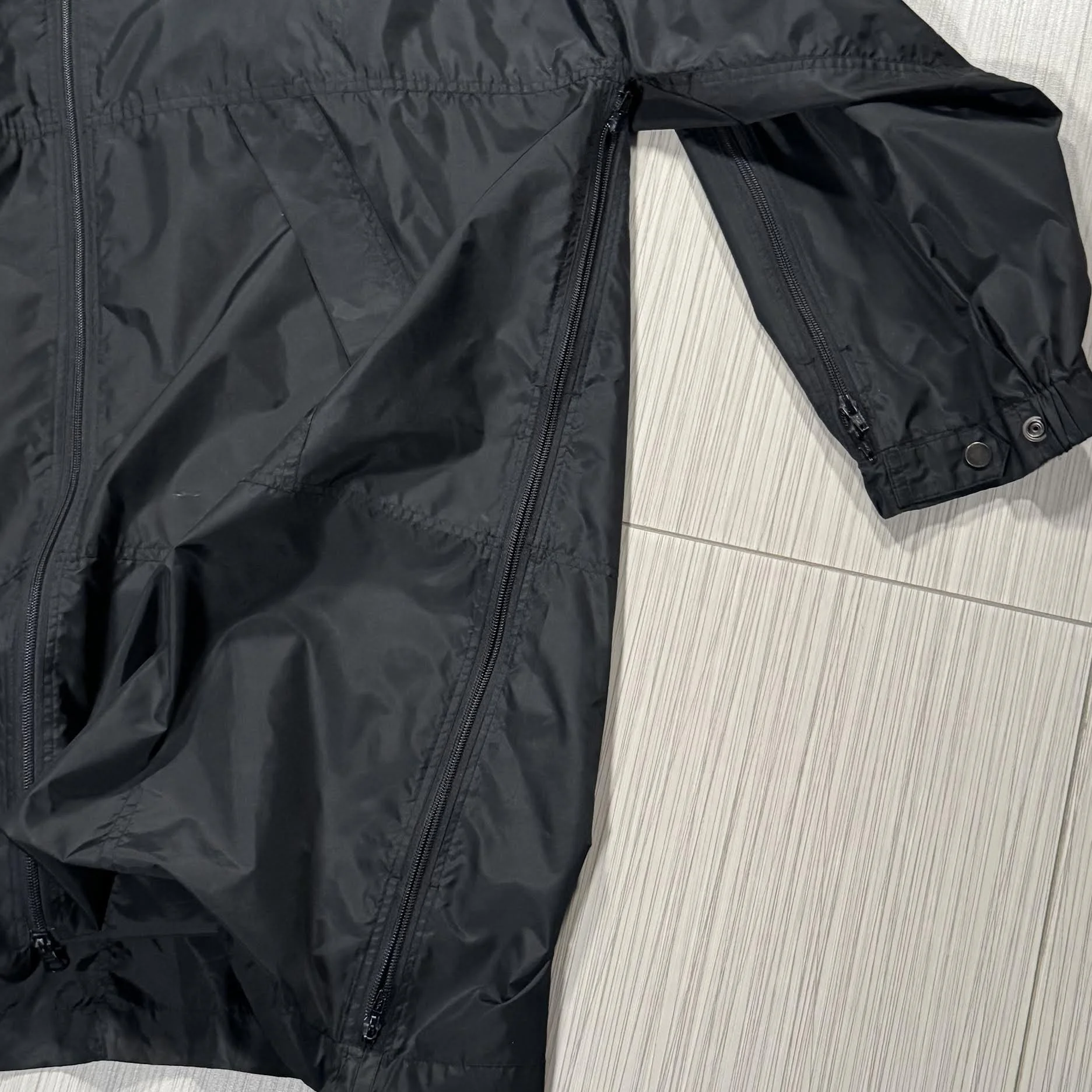 Side zipper Issey Miyake .jpg