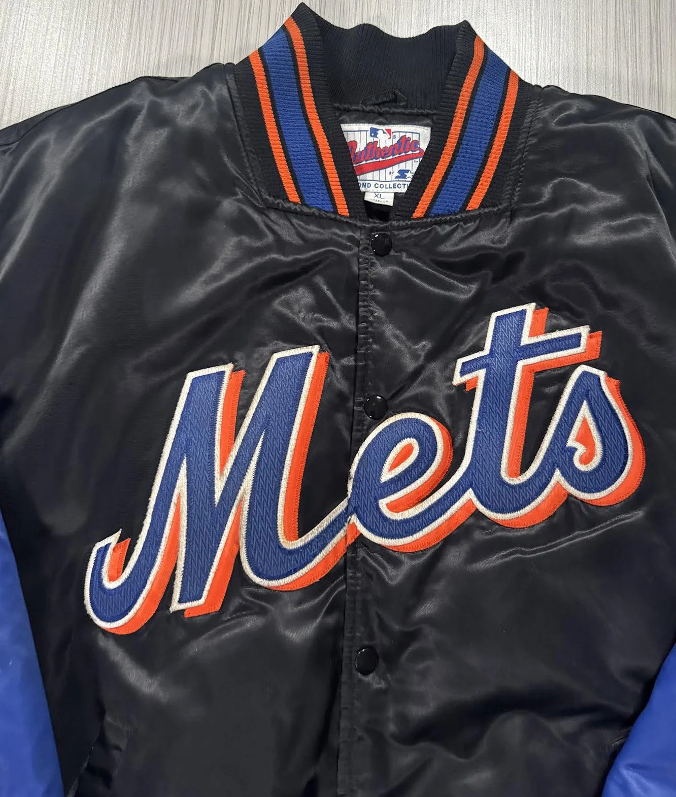 Mets logo on front.jpg