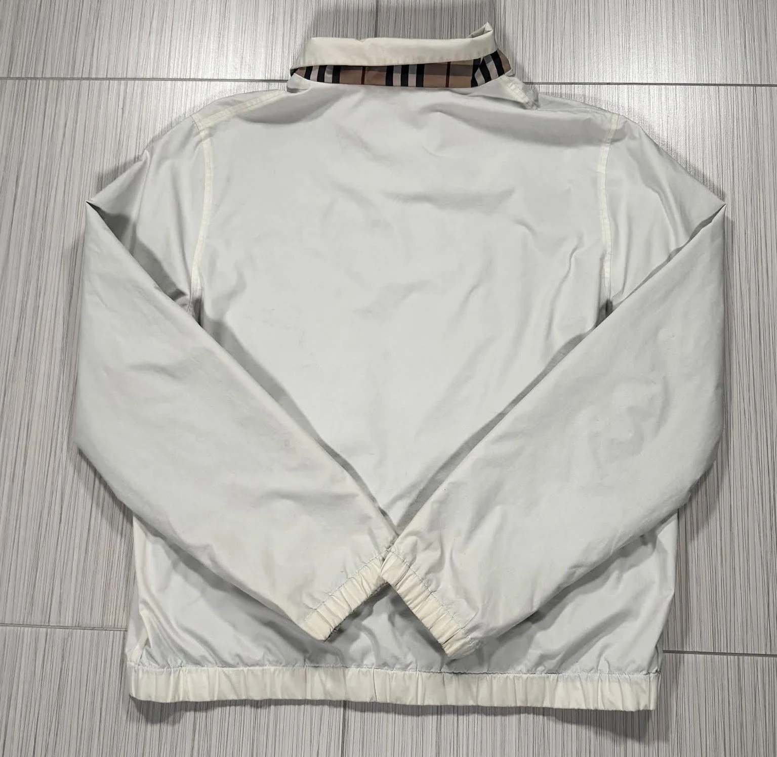 BACK OF BURBERRY JACKET.jpg