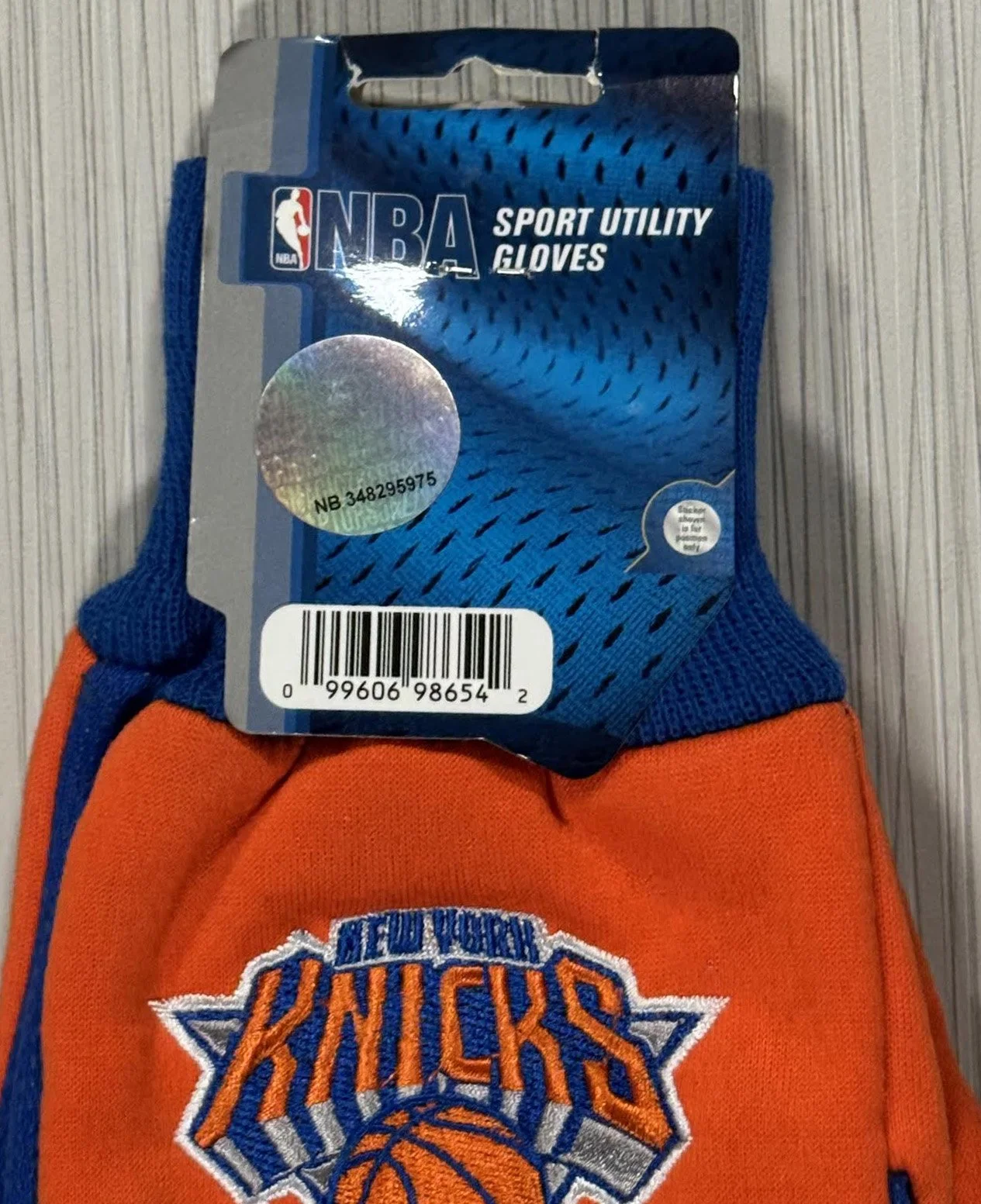Knicks Gloves tag.jpg