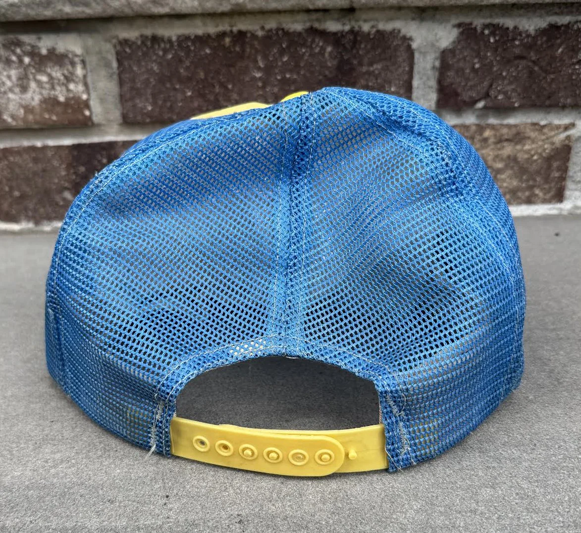 back of tnf mesh hat 80s.jpg