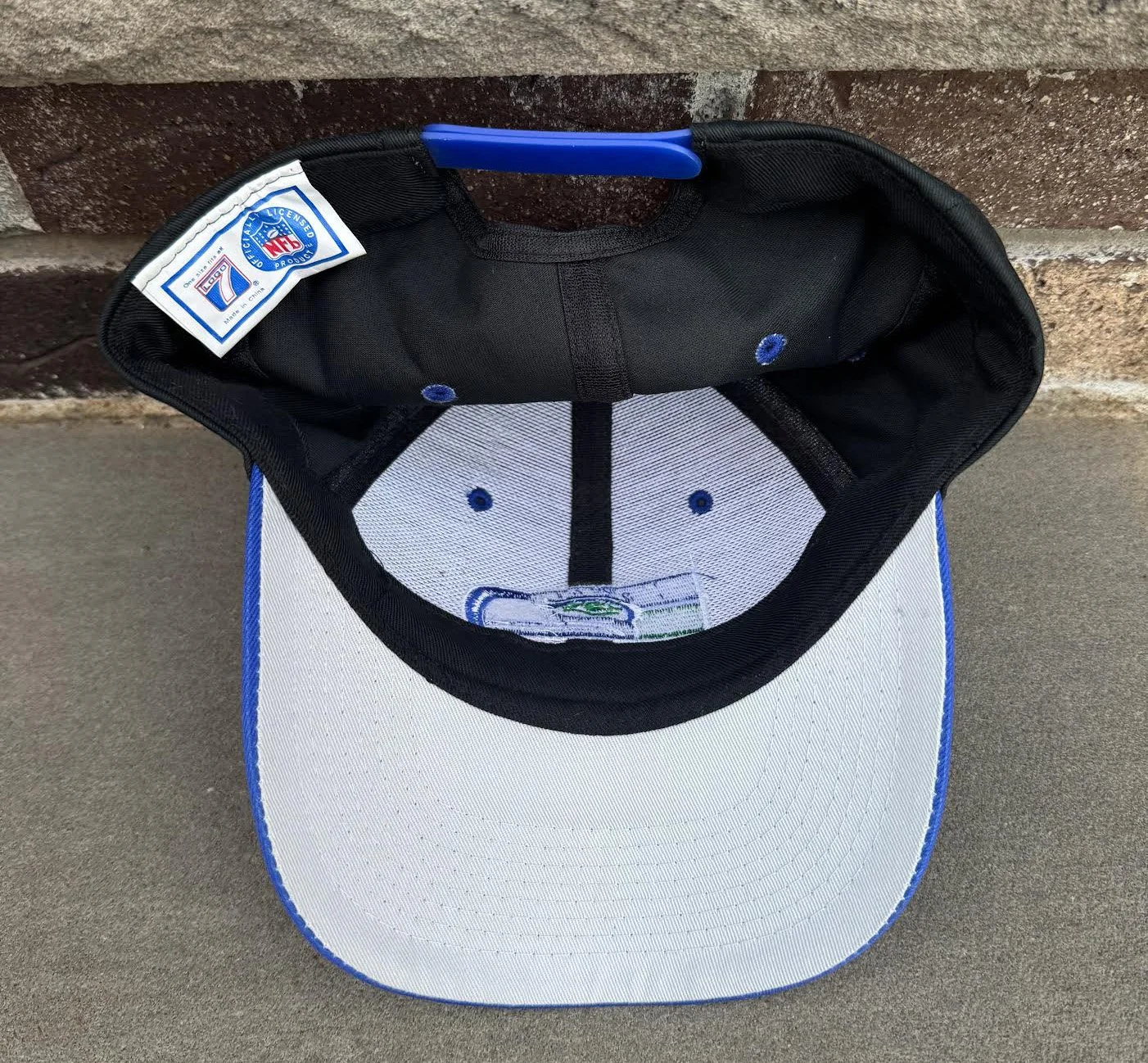 inside of Logo 7 snapback.jpg