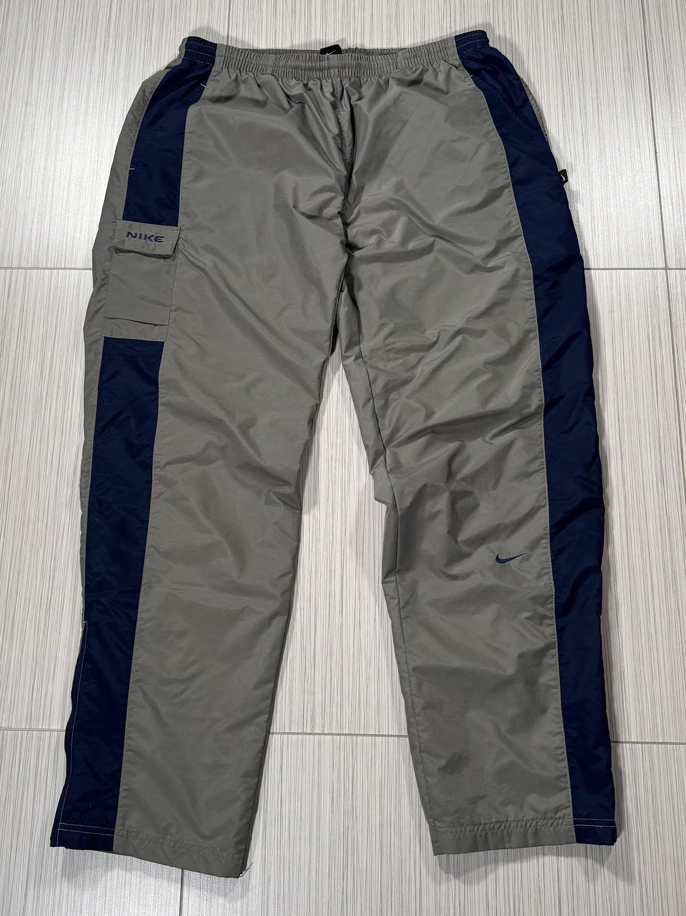 front of Nike Cargo Pants.jpg