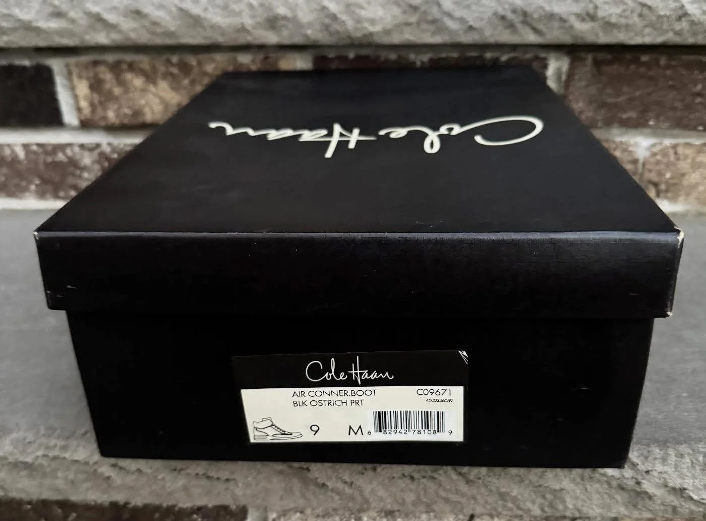 Cole Haan x Nike Air Conner.Boot Black Ostrich. box.jpg