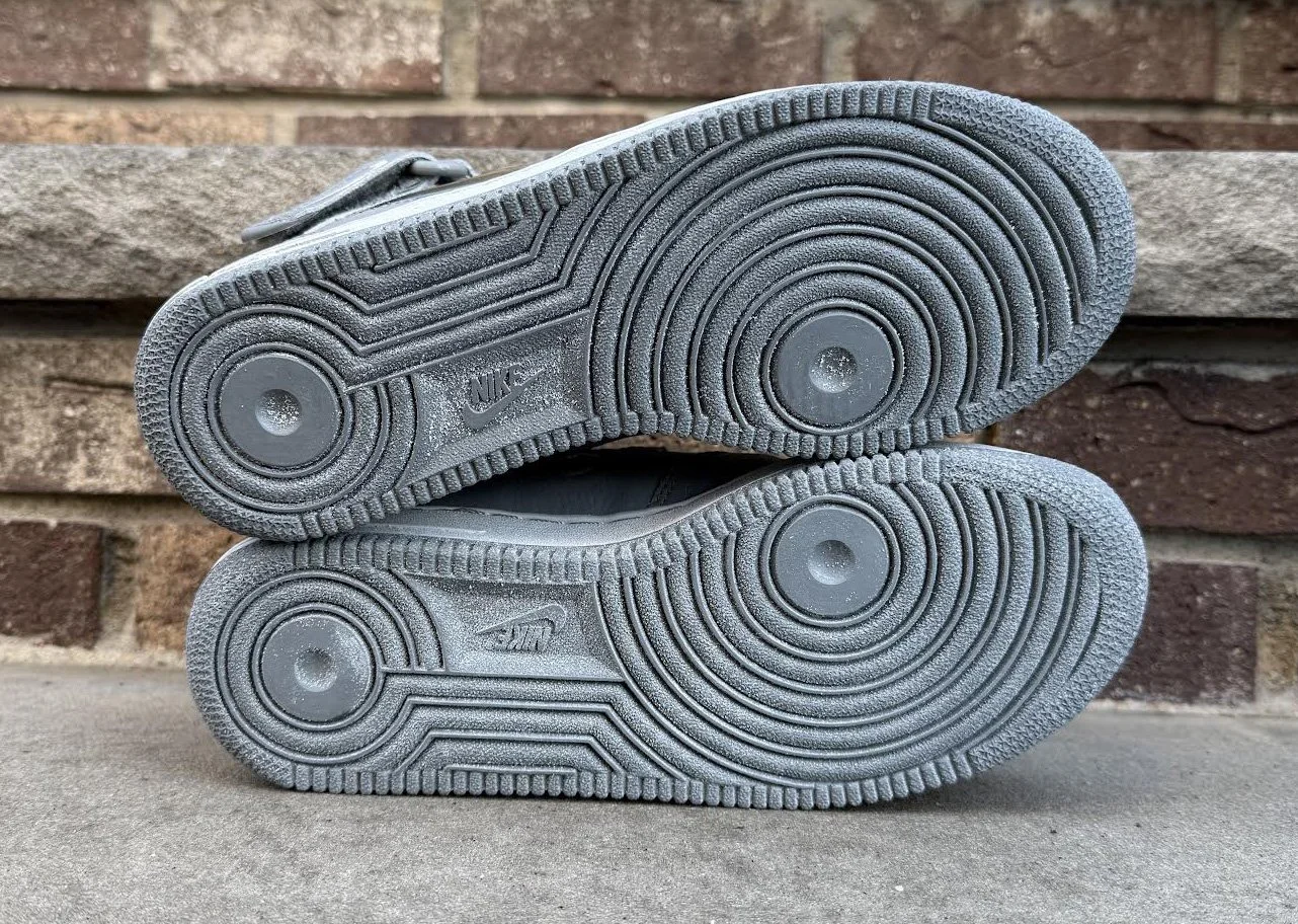 bottom of grey af1 .jpg