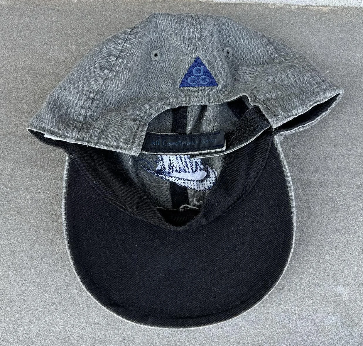 Nike ACG strapback back.jpg