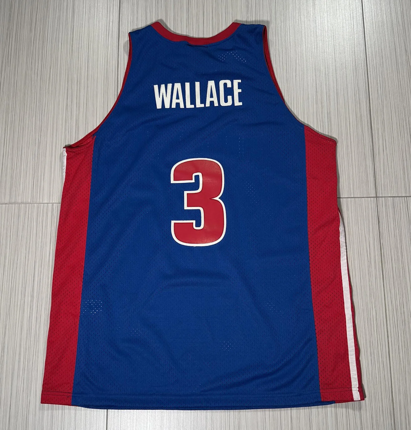 Back of Ben Wallace Nike Swingman Jersey NWT.jpg