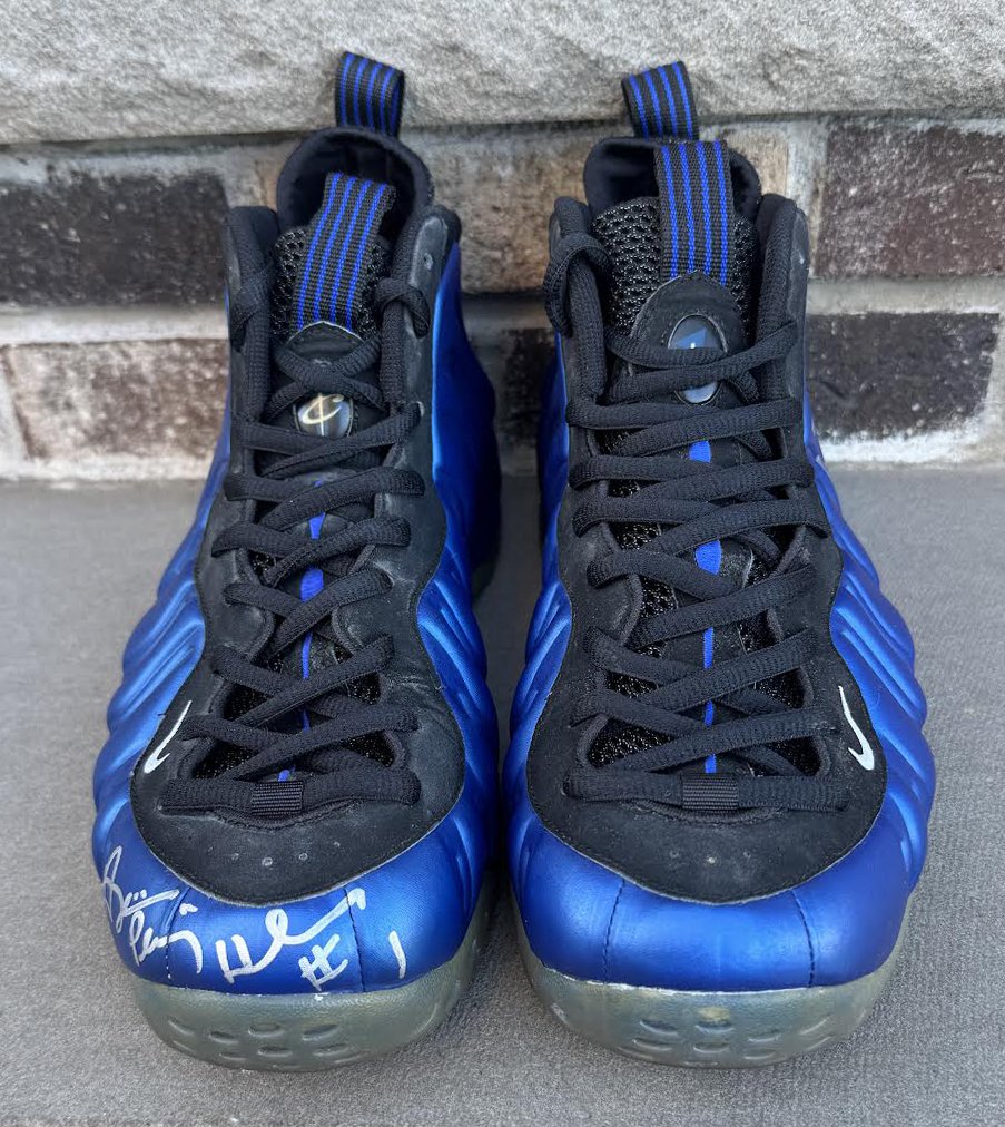 Front of Nike Air Foampsoite One Royal .jpg