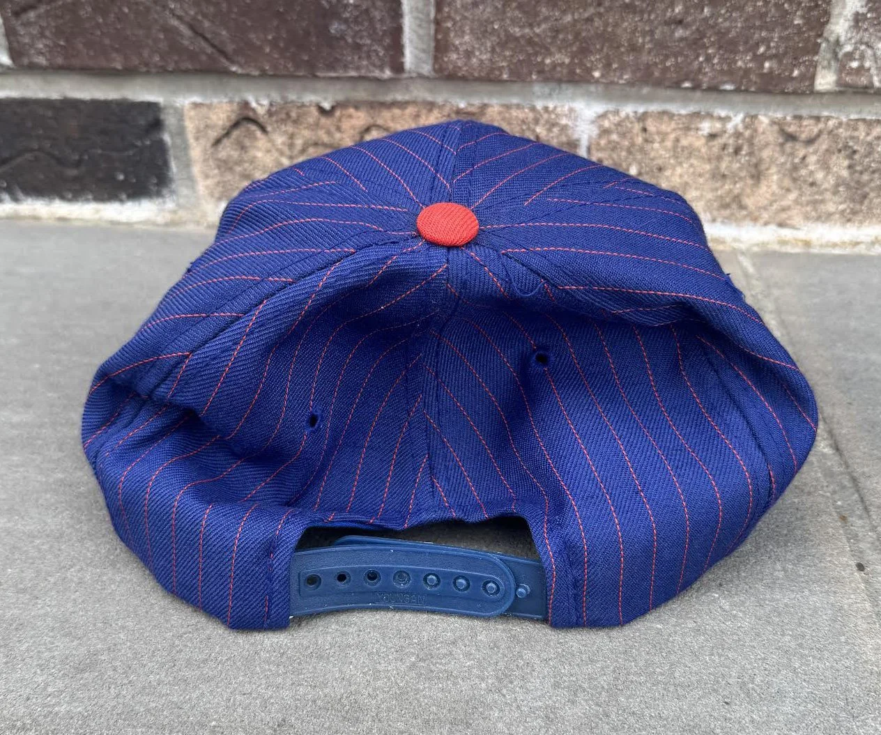 back of Knicks Sports Specialties Snapback.jpg