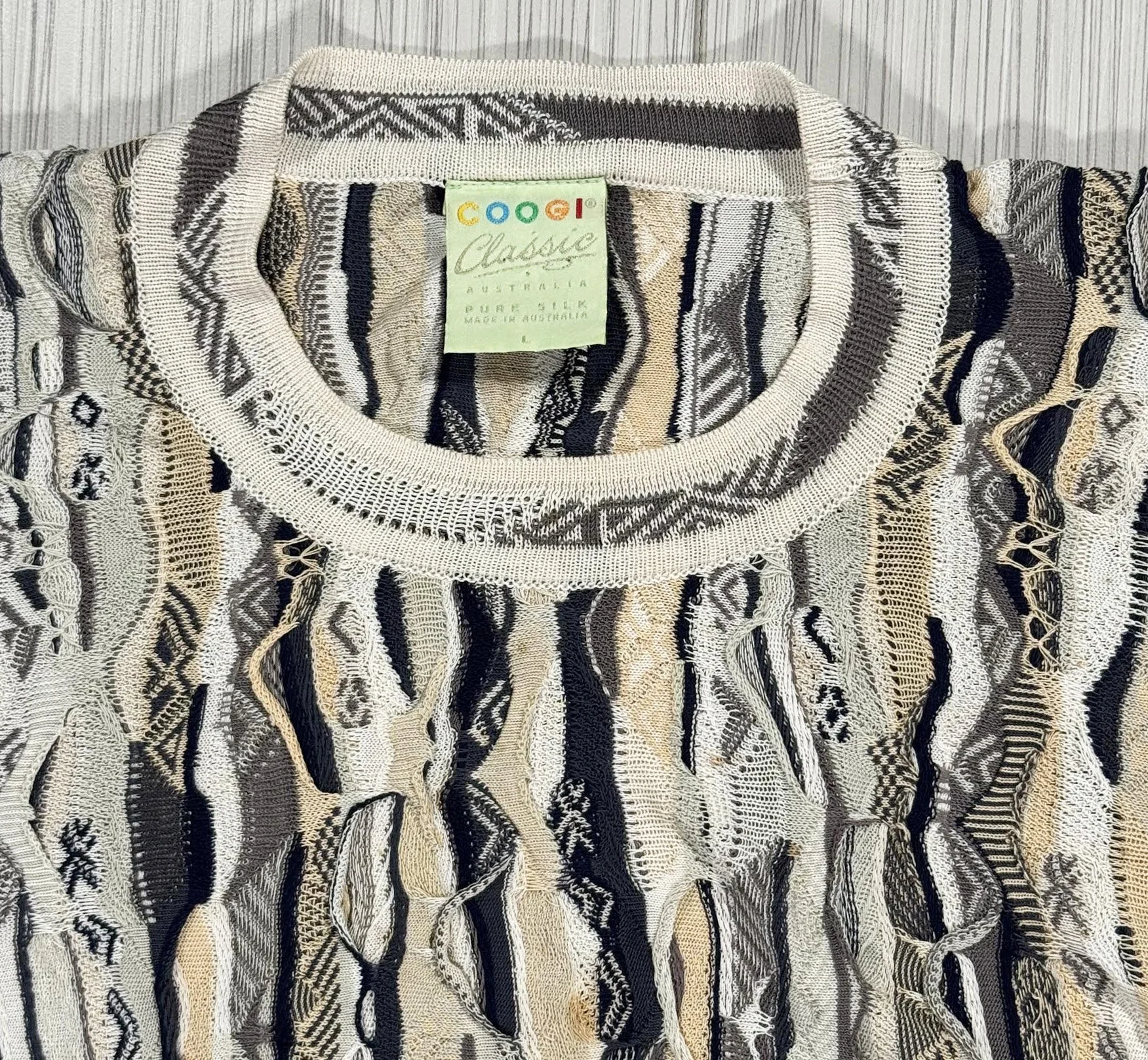 Coogi Classic tag.jpg