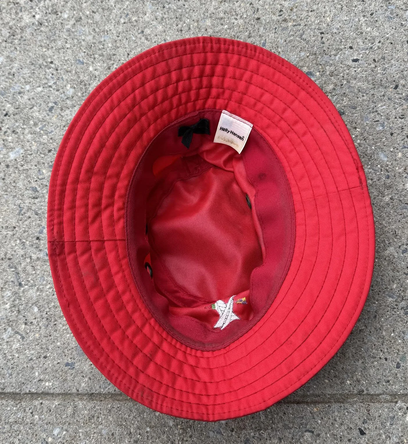inside of Helly Hansen Red Buckett Cap.jpg