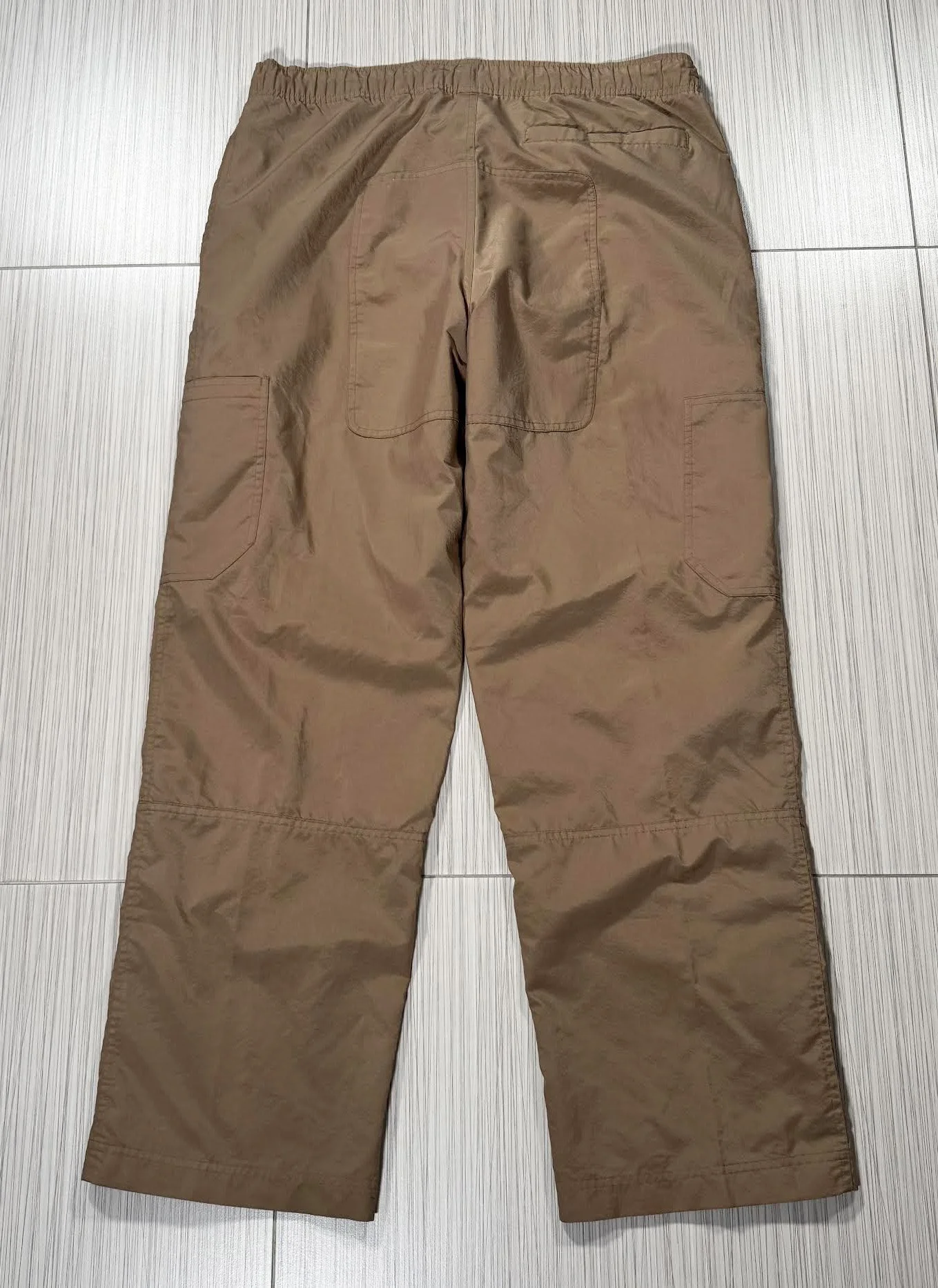 back of Nike Wind pants.jpg