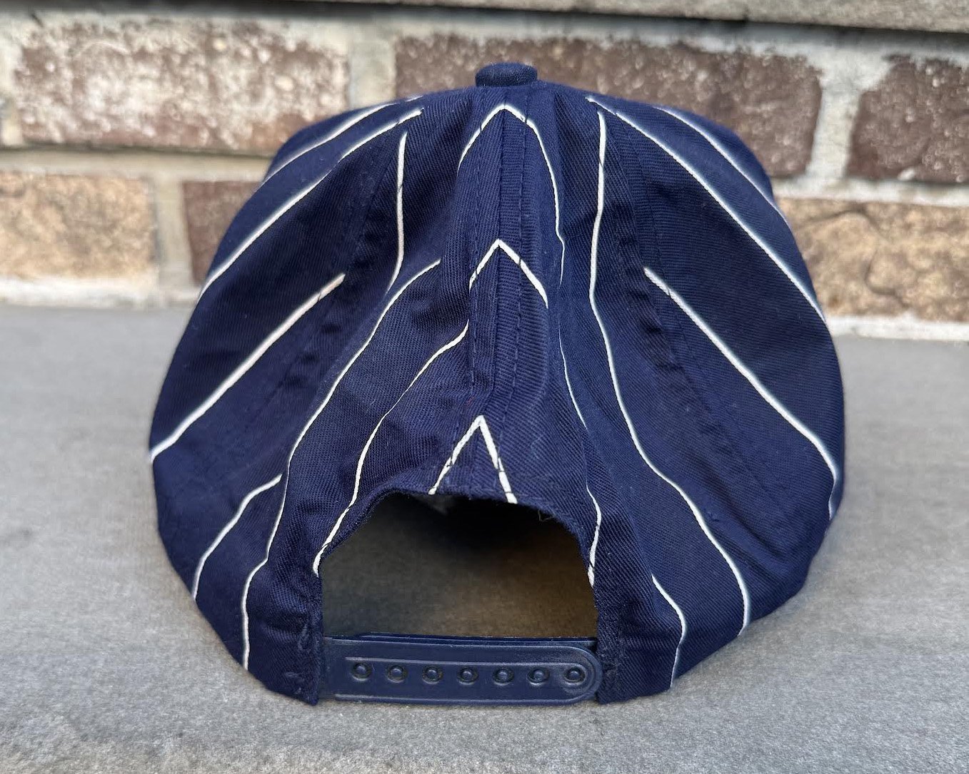 back of Yankees pinstripe snapback .jpg