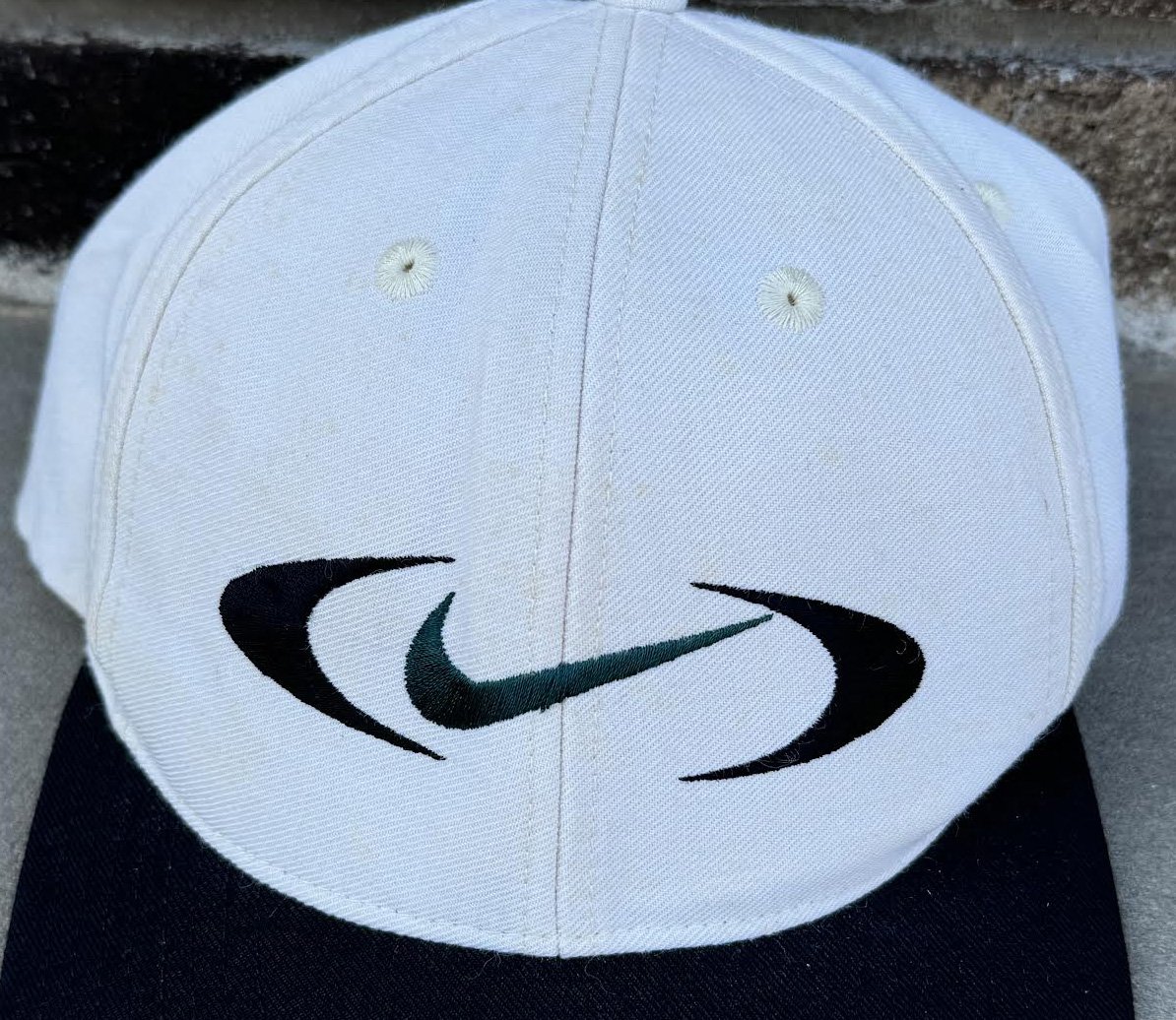 some yellowing on hat.jpg