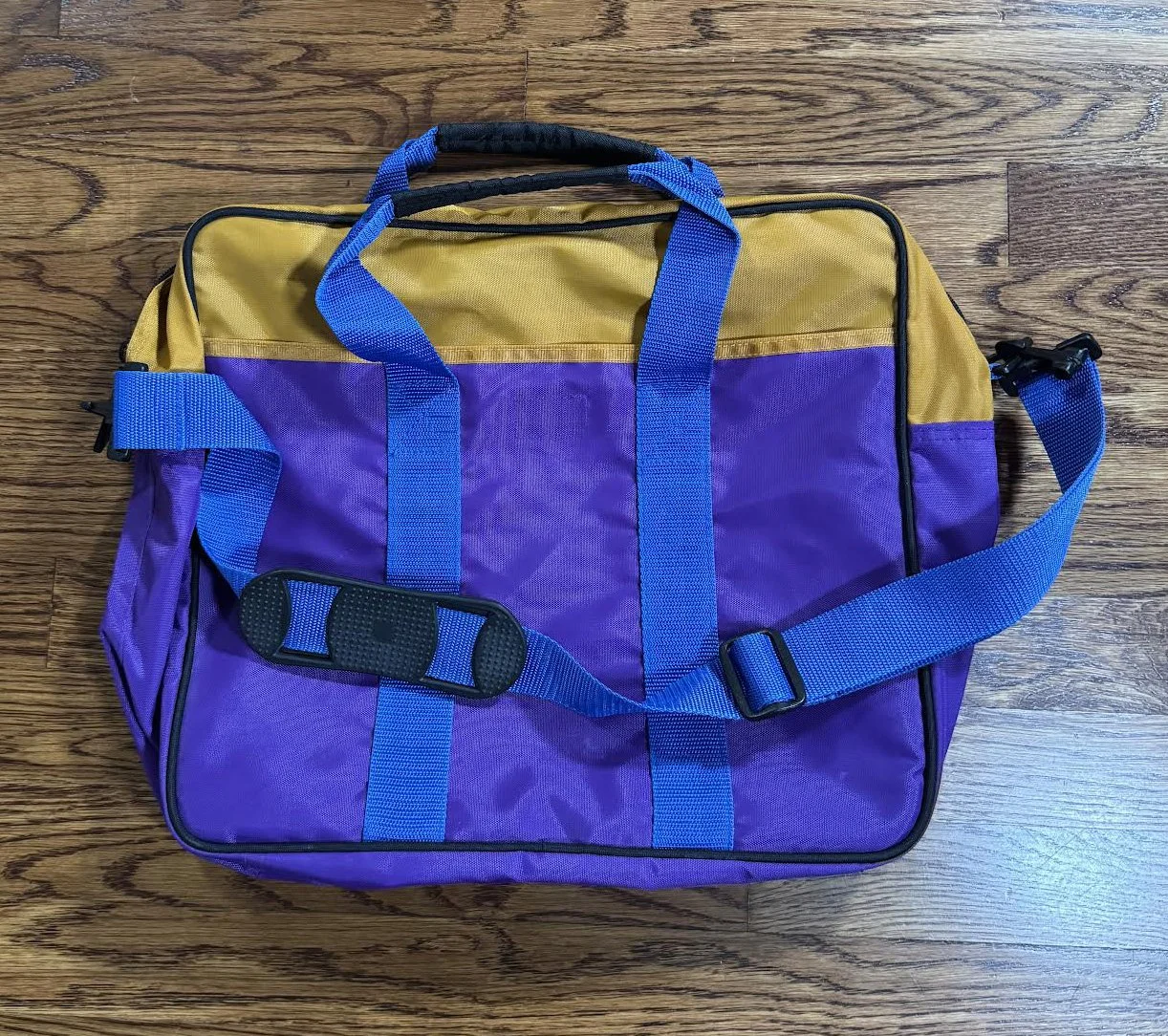 back of Nike Colorful Bag.jpg