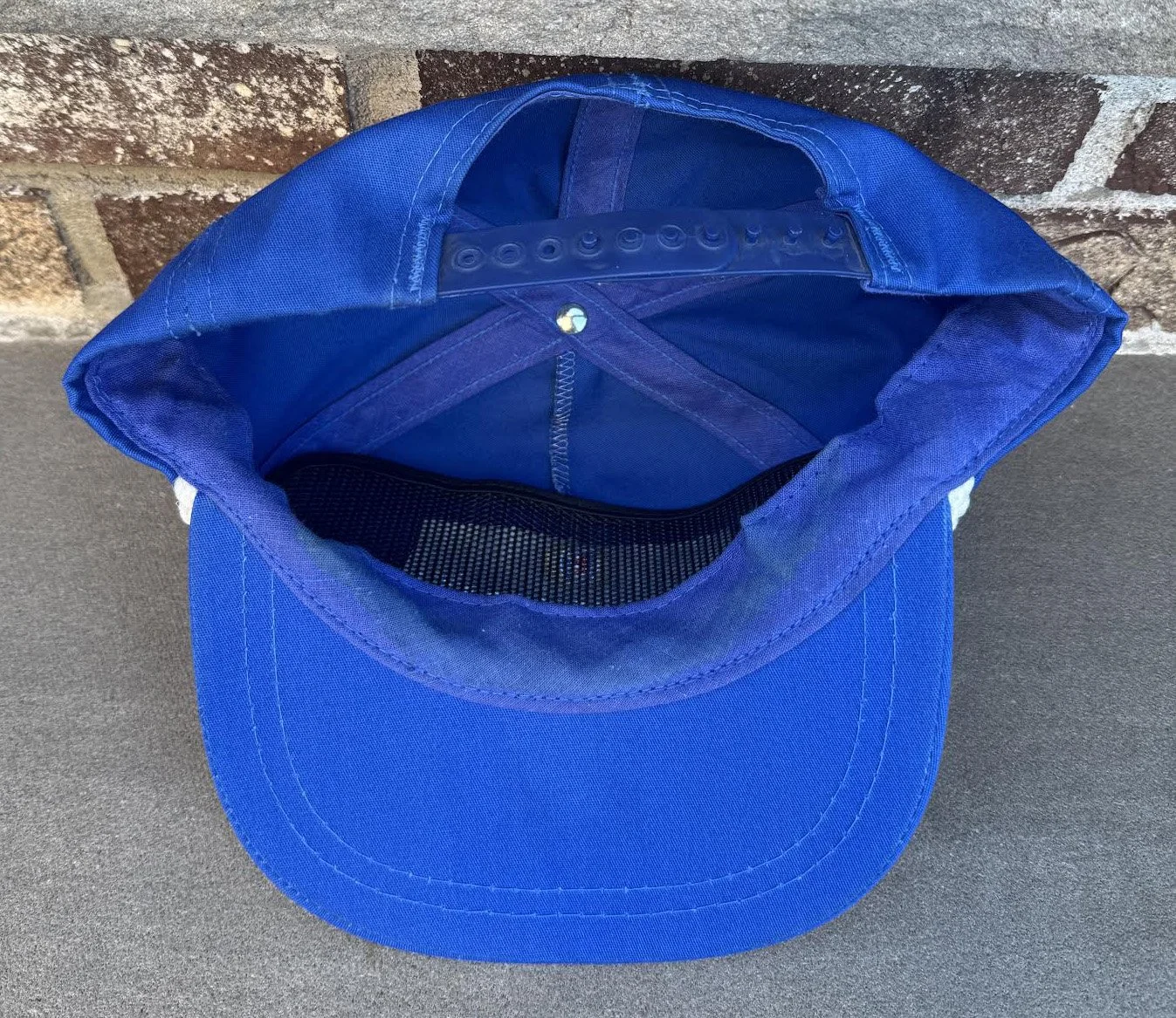 inside of porsche hat 9.jpg