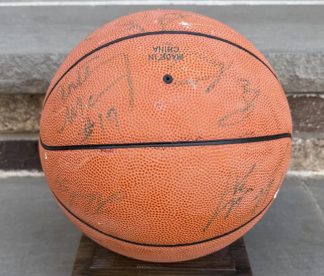 auto knicks ball 1.jpg