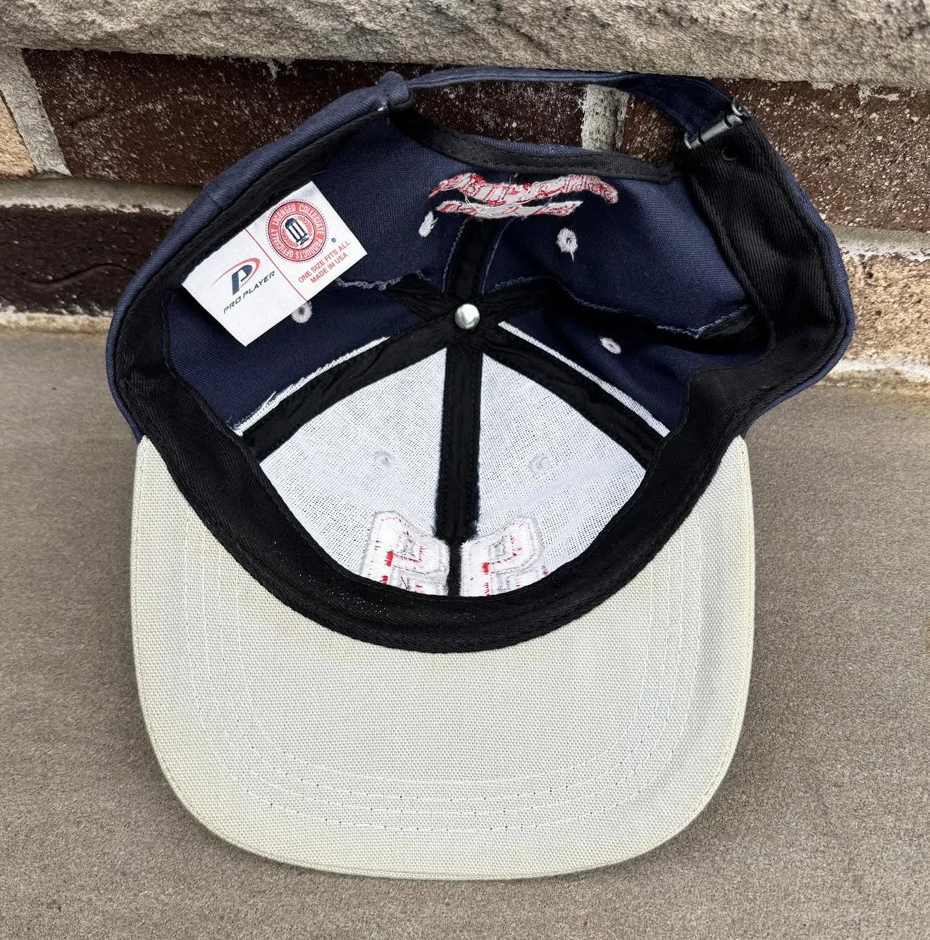 inside of Rangers 99 Gretsky hat.jpg