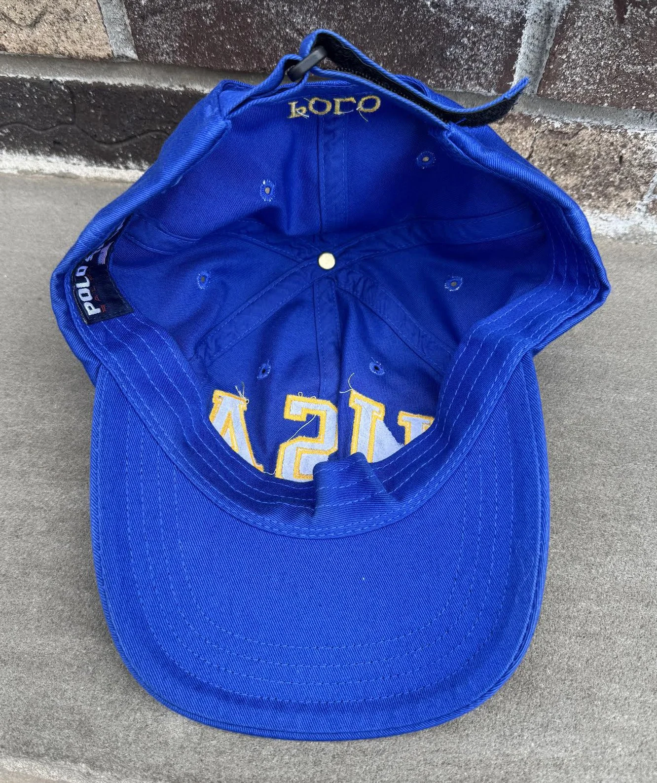 inside of Polo Cap blue yellow .jpg
